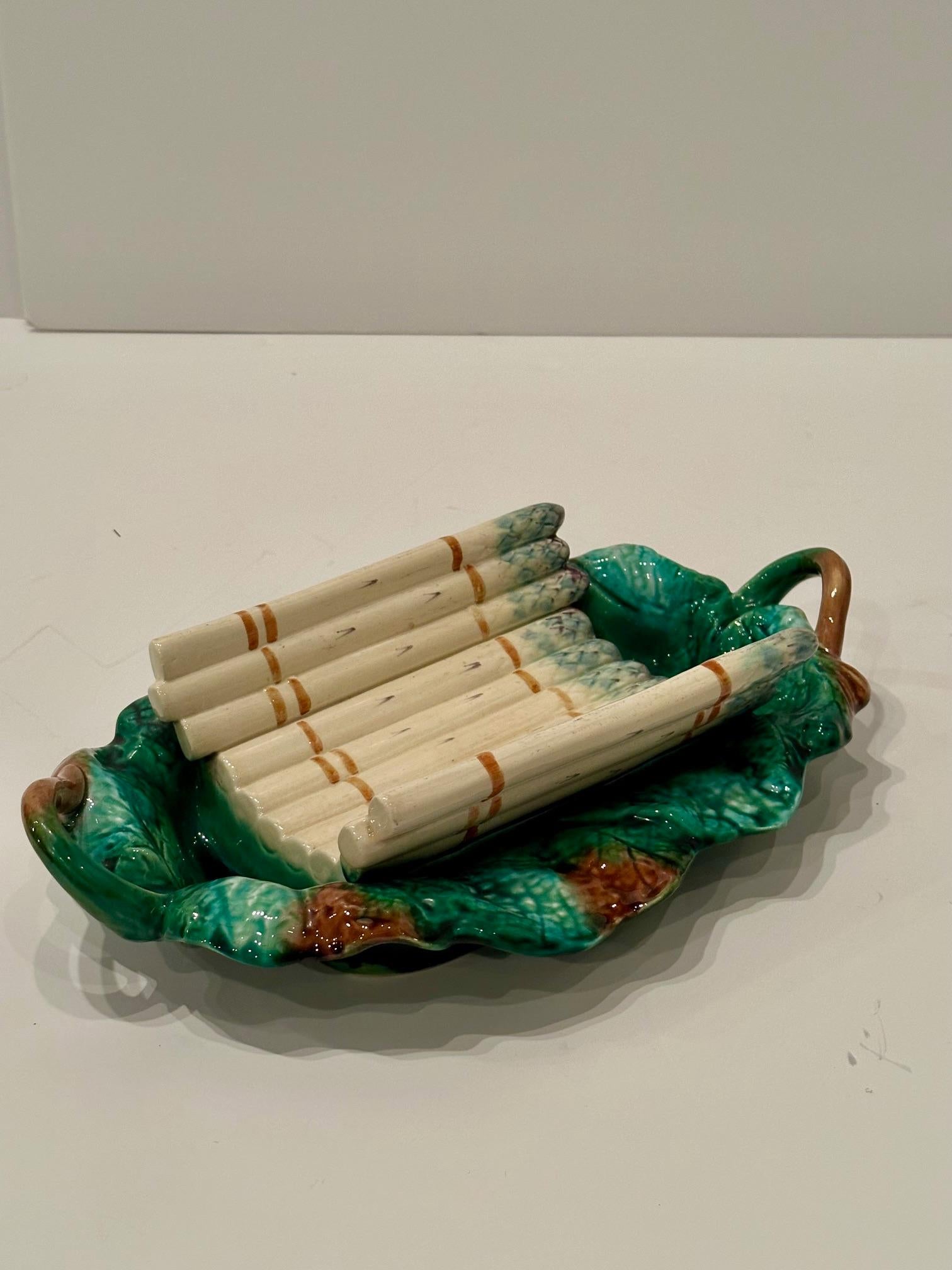 Beautiful 19th Century French Majolica Serving Dish For Sale 2