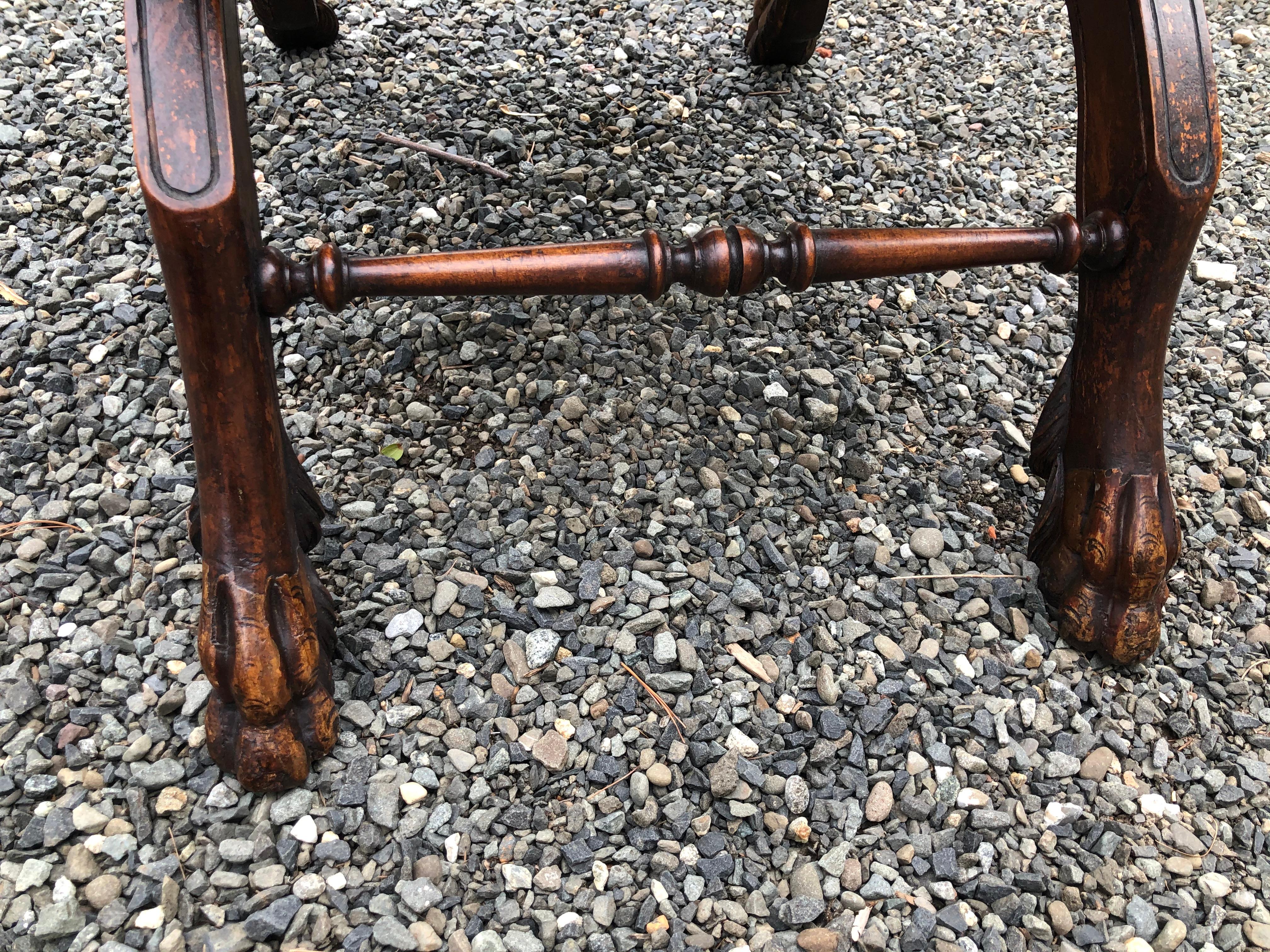 Beautiful 19th Century Italian Bench with Peacock Silk In Excellent Condition In Hopewell, NJ