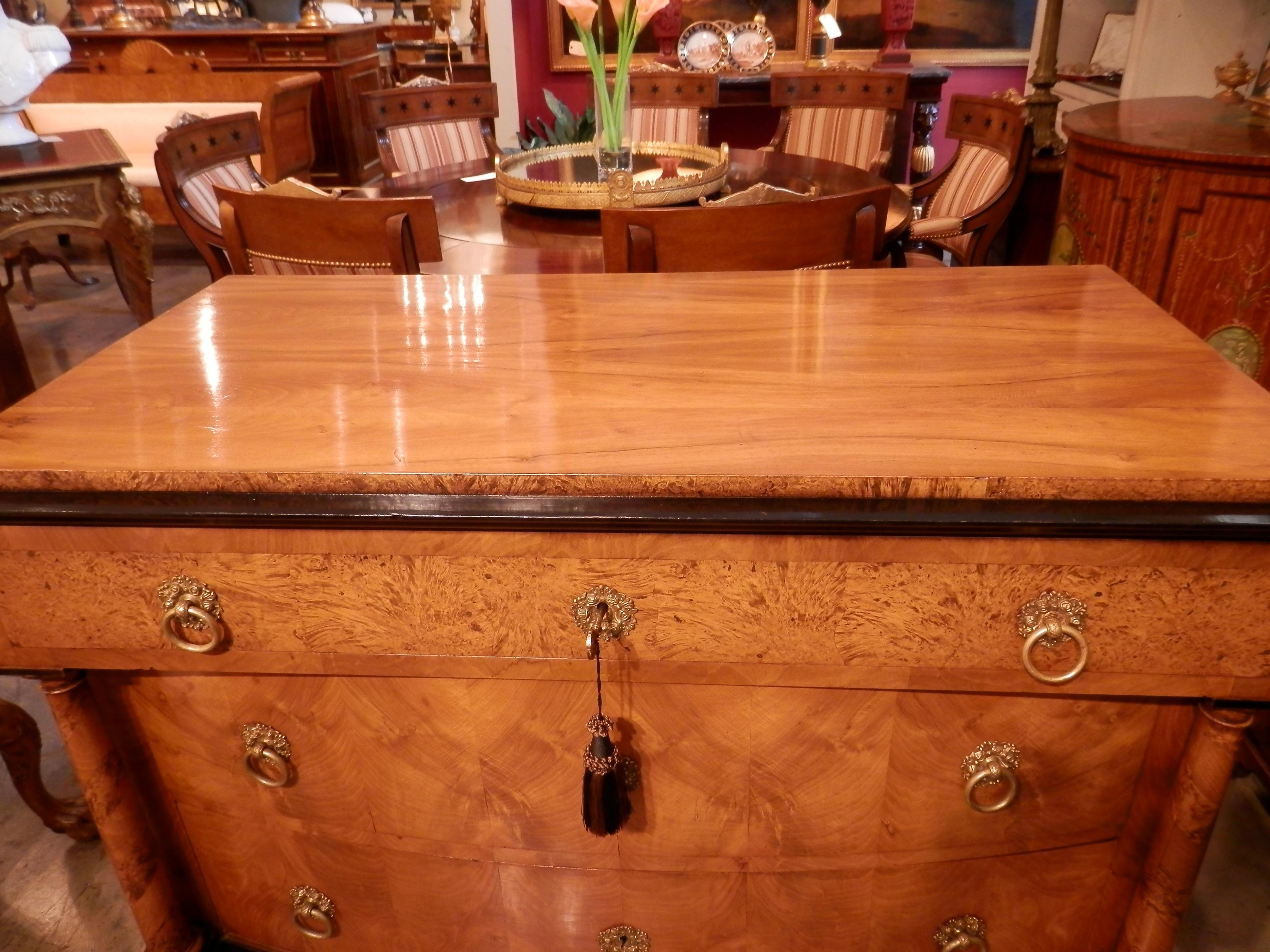 Beautiful 19th Century Period Biedermeier Satinwood Birch and Ebonized Commode In Good Condition For Sale In Dallas, TX