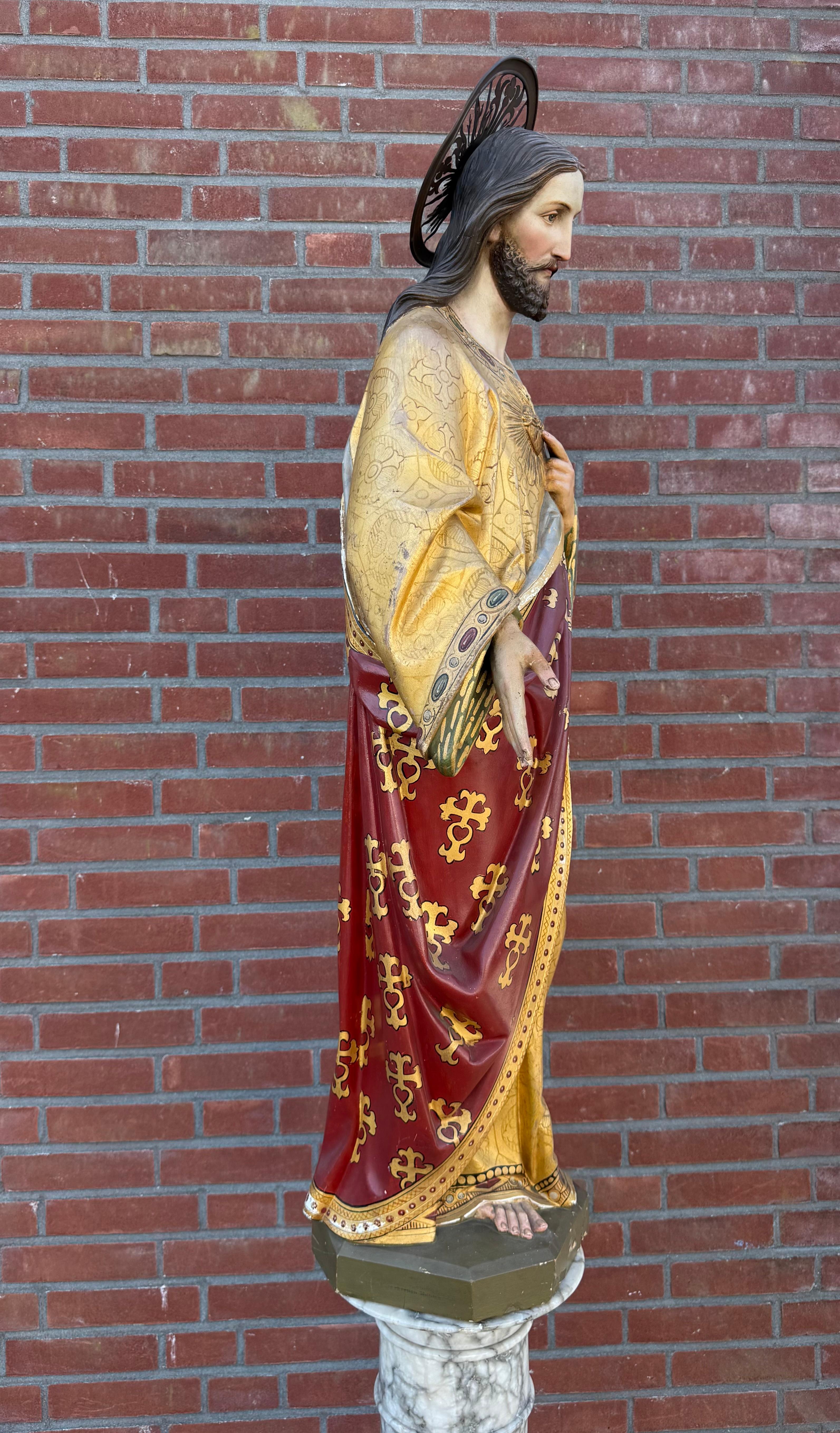 Belle statue du Sacré-Cœur de Jésus du XIXe siècle en Clay and Wood polychrome en vente 8
