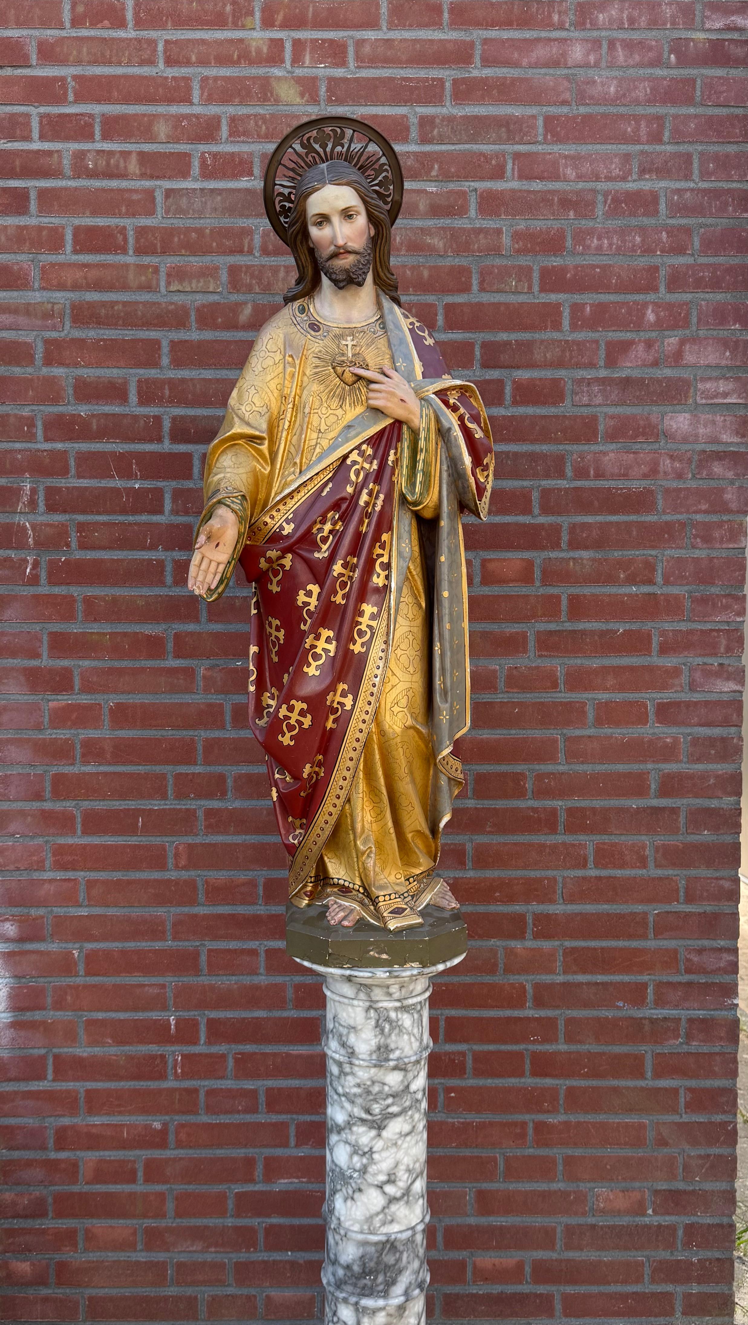 Néo-gothique Belle statue du Sacré-Cœur de Jésus du XIXe siècle en Clay and Wood polychrome en vente