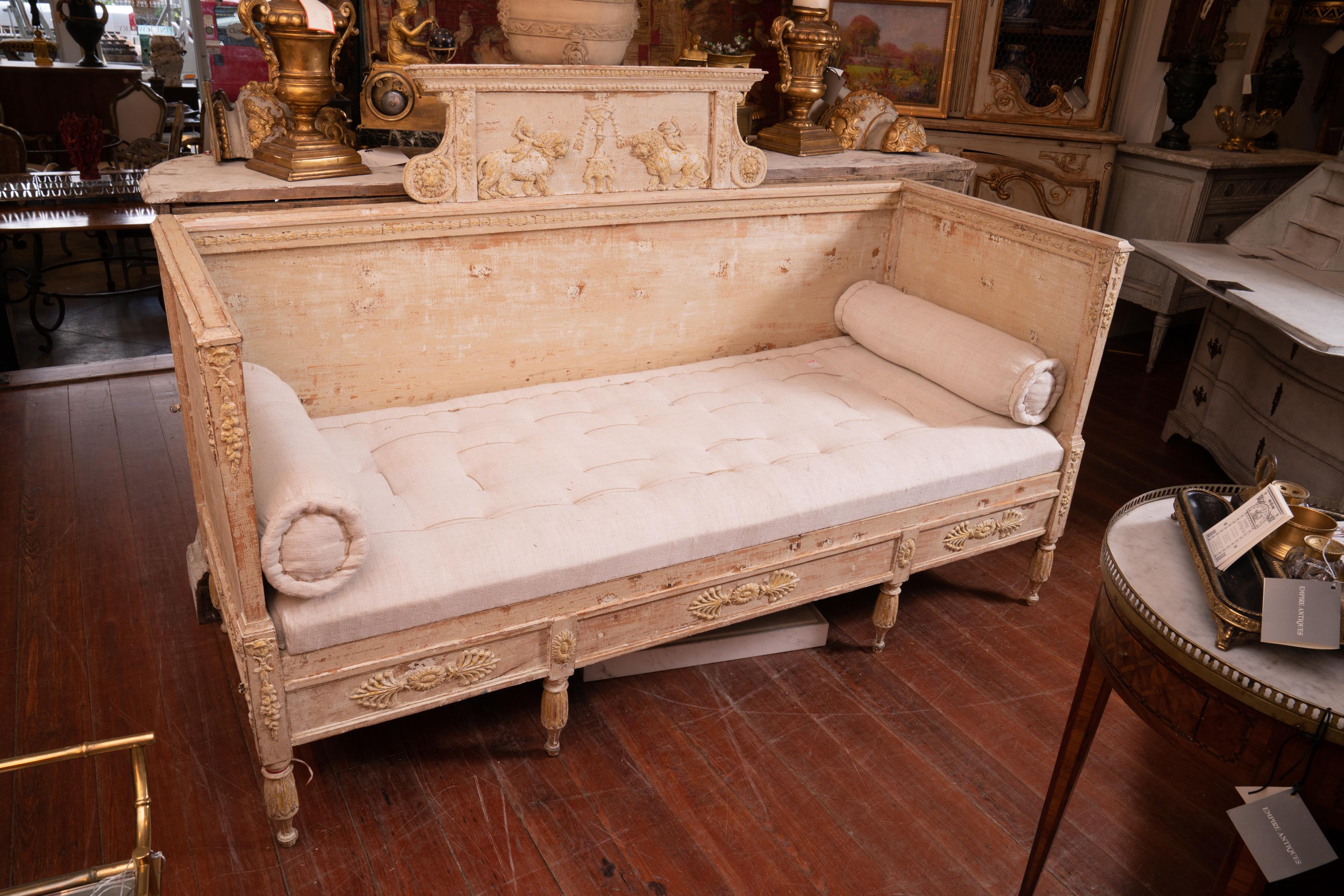 Beautiful 19th Century Gustavian Sofa In Good Condition In New Orleans, LA