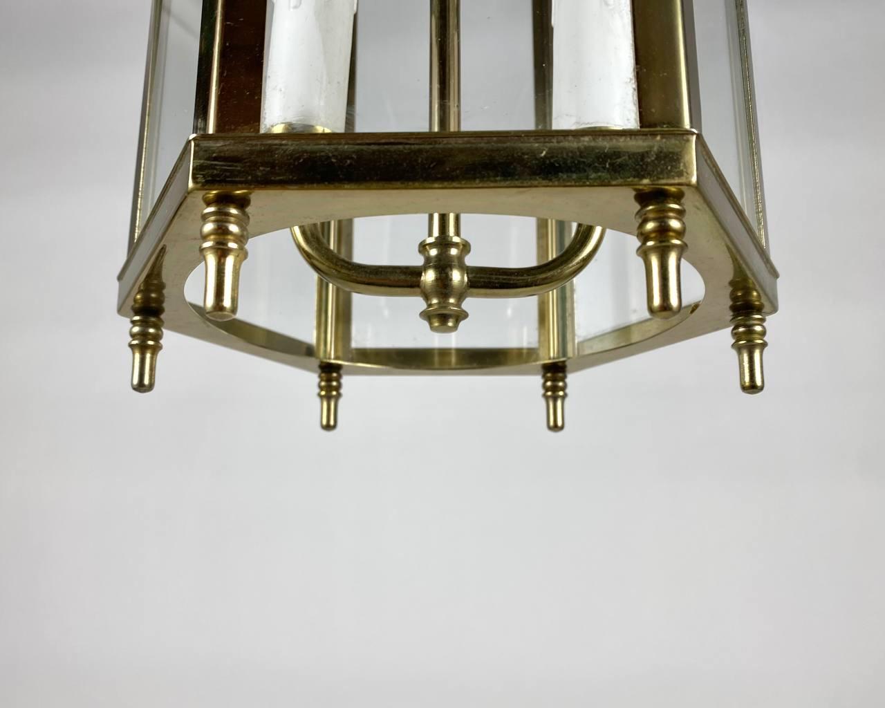 Beautiful 2 Light Lantern, 1980s Vintage Glass and Brass Entry Hall Pendant For Sale 1