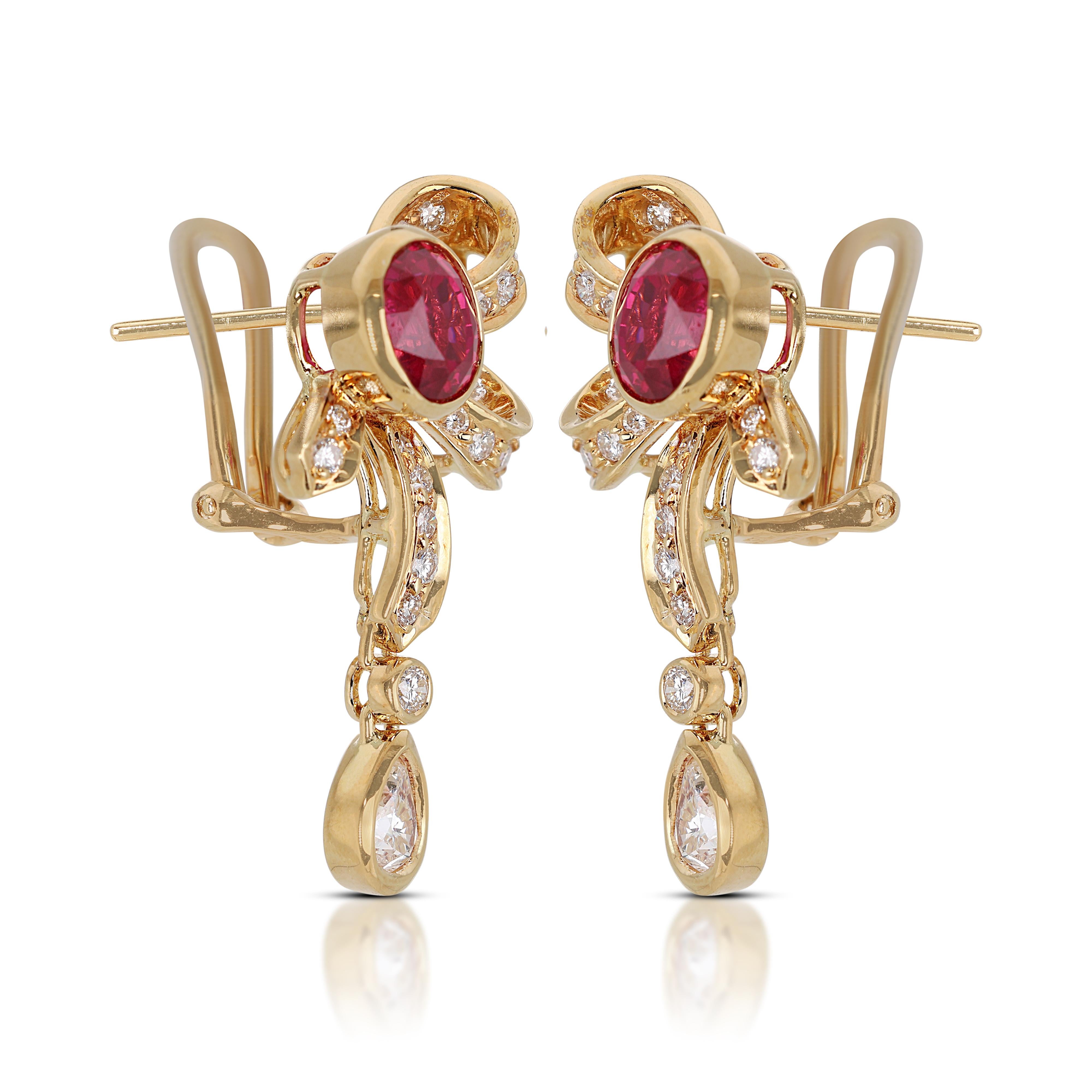 Taille ovale Magnifiques boucles d'oreilles à levier en rubis 2,02 carats avec diamants latéraux étincelants en vente