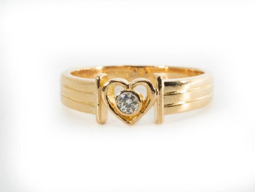 Round Cut Beautiful 20K Yellow Gold Heart Shape Ring with 0.05 Ct Natural Diamond