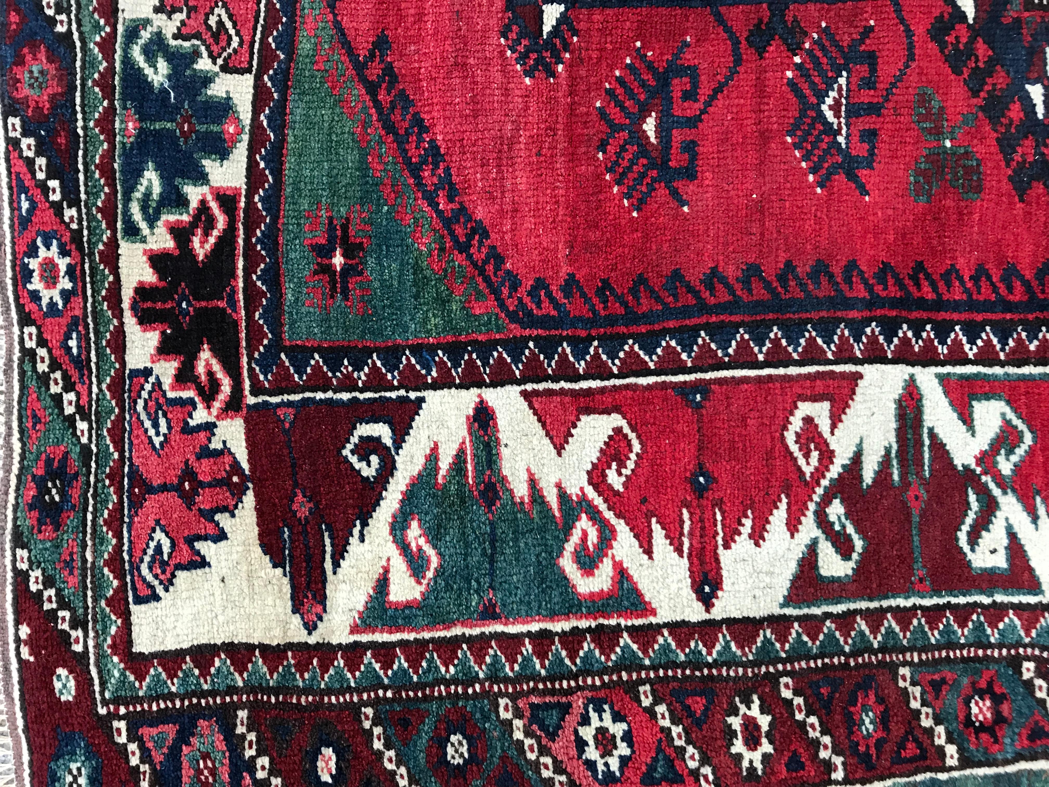 Bobyrug’s Beautiful 20th Century Anatolian Turkish Rug In Good Condition For Sale In Saint Ouen, FR