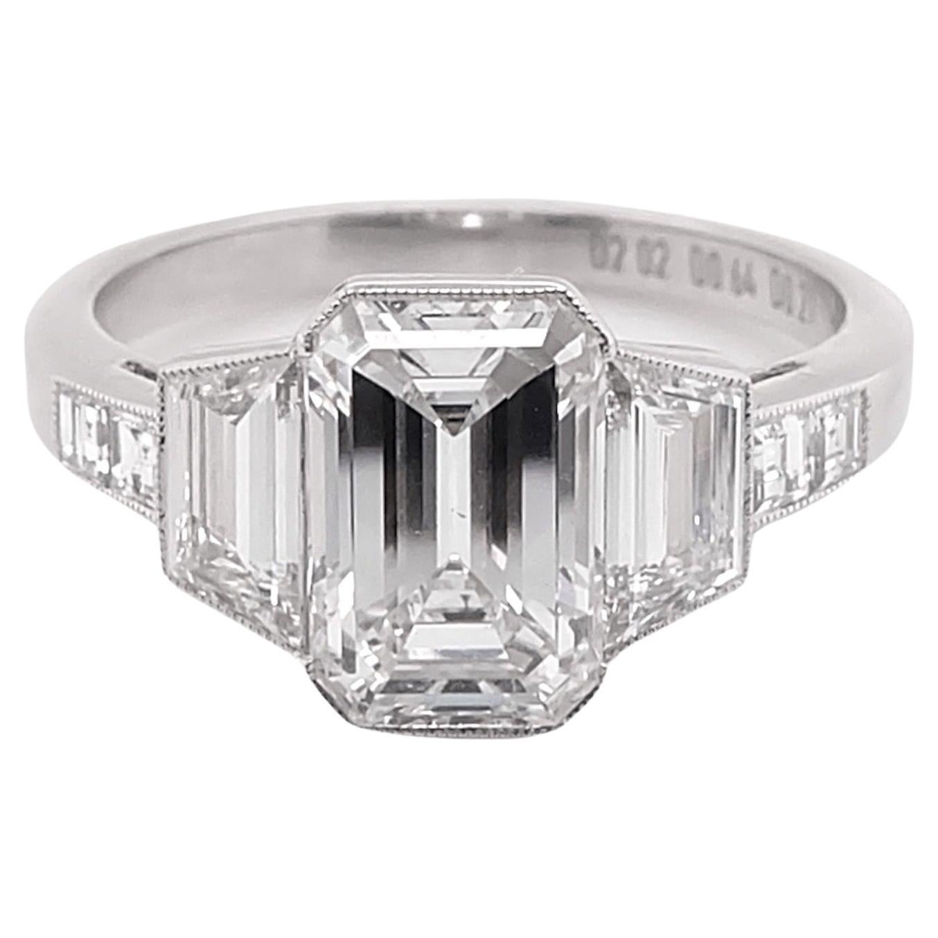 Bague de fiançailles Sophia en diamant taille émeraude de 2,22 carats