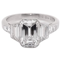 Bague de fiançailles Sophia en diamant taille émeraude de 2,22 carats