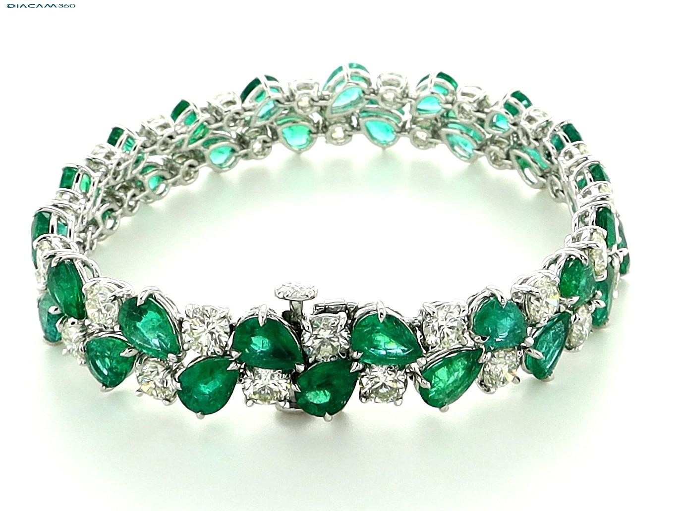 Emerald and Diamond Platinum Bracelet by Sophia D. In New Condition For Sale In New York, NY