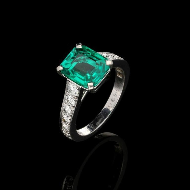 Women's Beautiful 2.59ct Colombian Emerald & Diamond Platinum Solitaire Ring by Cartier