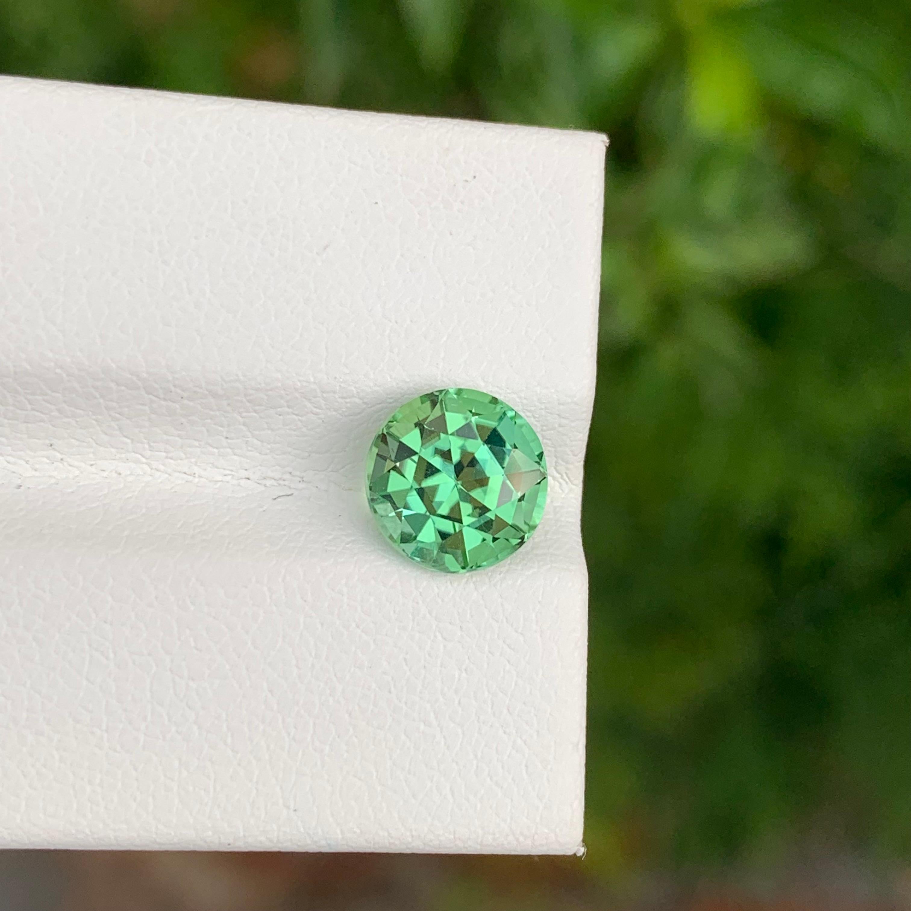 Tourmaline verte en vrac

Poids : 2,75 carats
Dimension : 8,4 x 8,4 x 6,4 mm
Couleur : Vert 
Origine : Afghanistan
Certificat : Sur demande
Traitement : Non
Forme : Rond 


La tourmaline est une pierre précieuse captivante connue pour sa remarquable