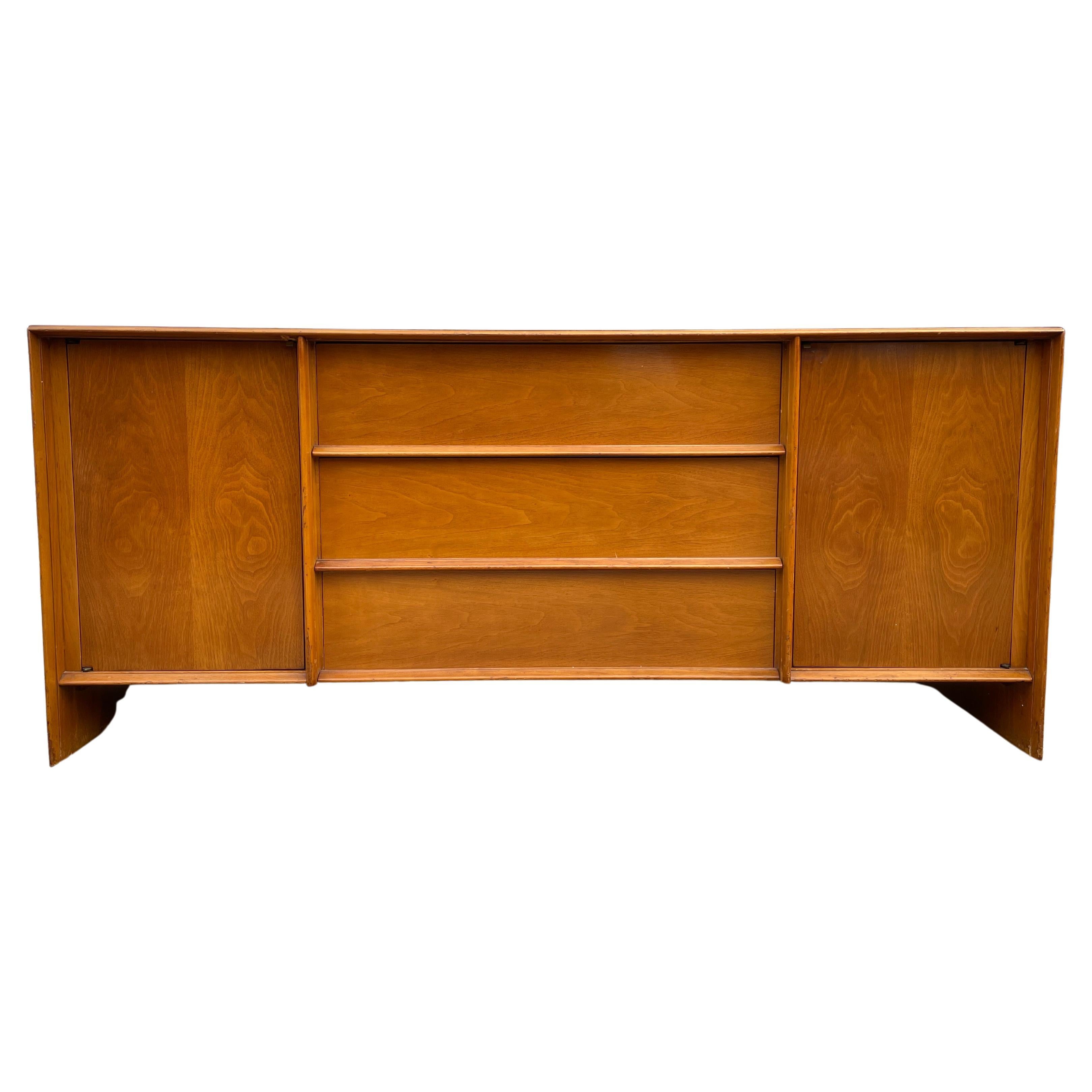 Beautiful 3 drawer Credenza sideboard by T.H. Robsjohn-Gibbings for Widdicomb