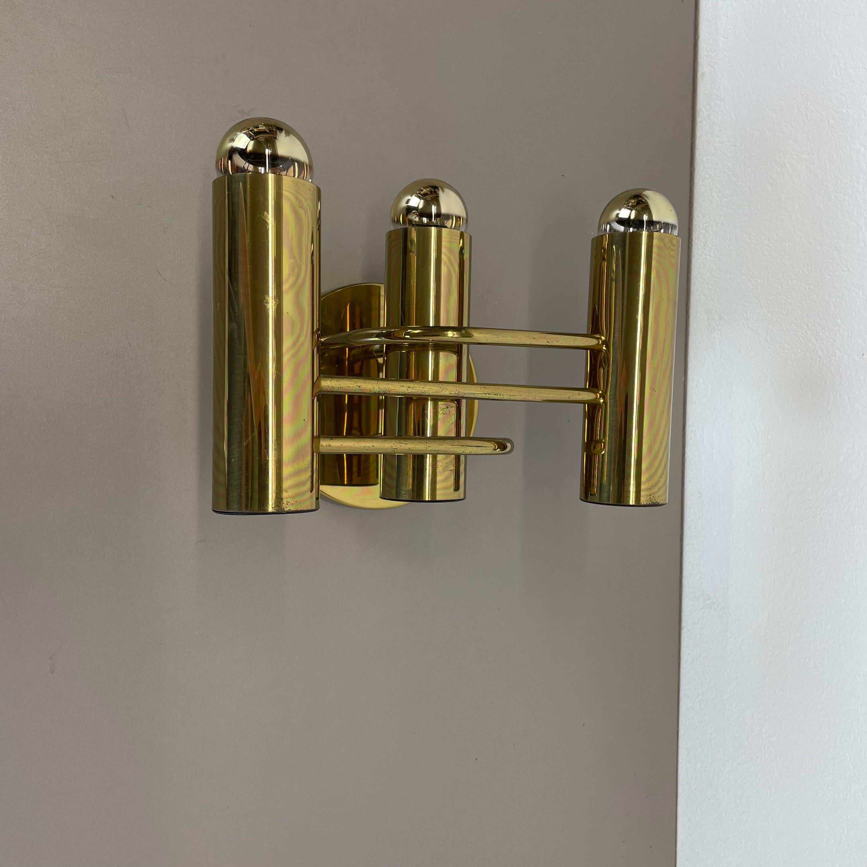 Beautiful 3-Light Sciolari Wall Light Sconces By LEOLA Leuchten Germany 1970s In Good Condition For Sale In Kirchlengern, DE