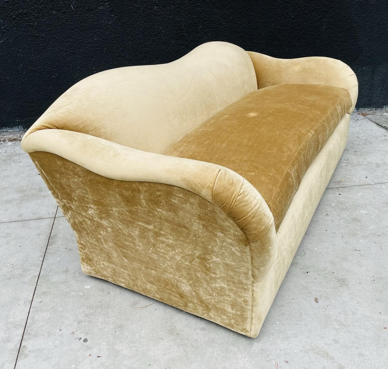 Beautiful 3 Seater Sofa by Sally Sirkin Lewis for J. Robert Scott In Good Condition In Los Angeles, CA