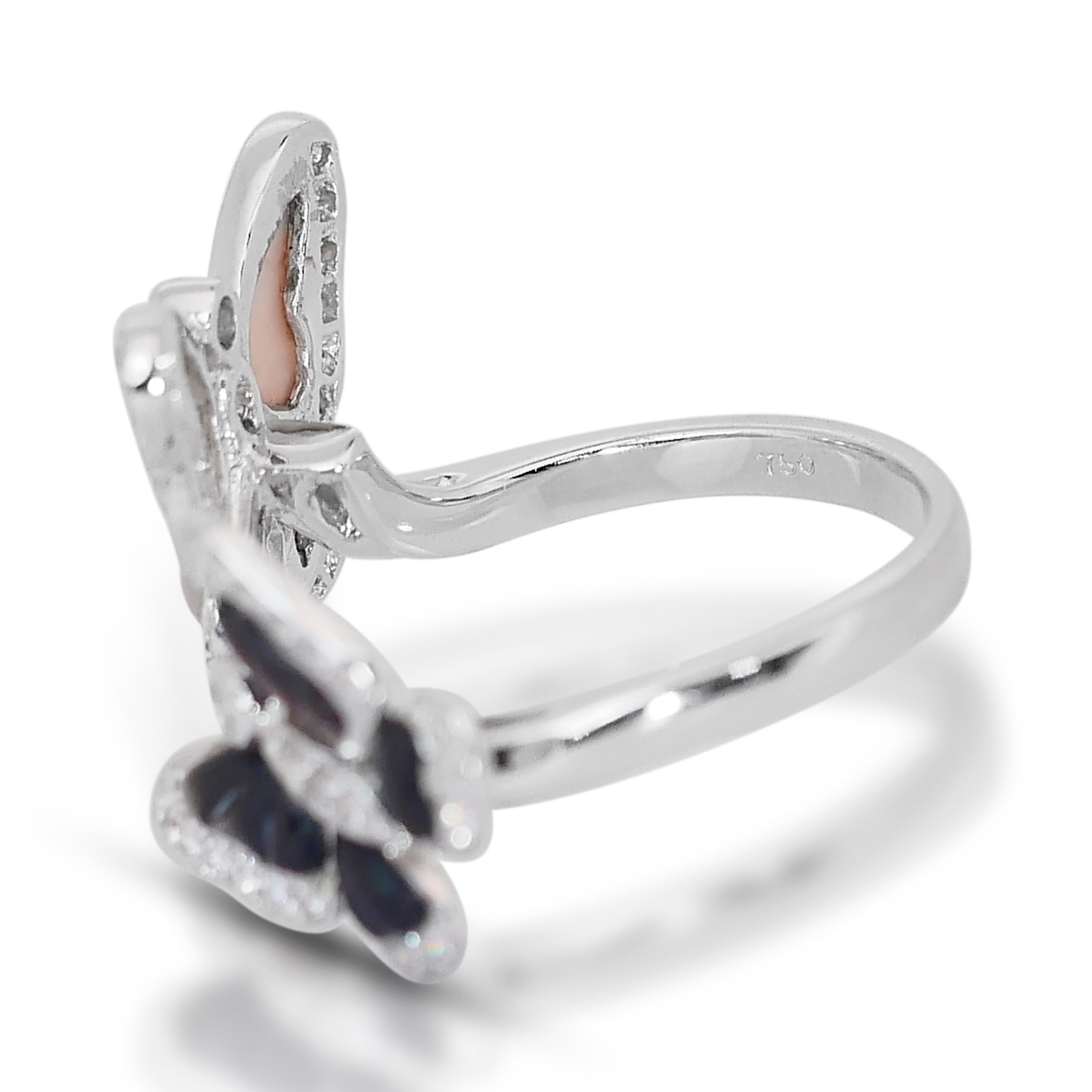 Beautiful 3.31ct Diamonds and Mother of Pearl Ring in 18k White Gold In New Condition In רמ�ת גן, IL