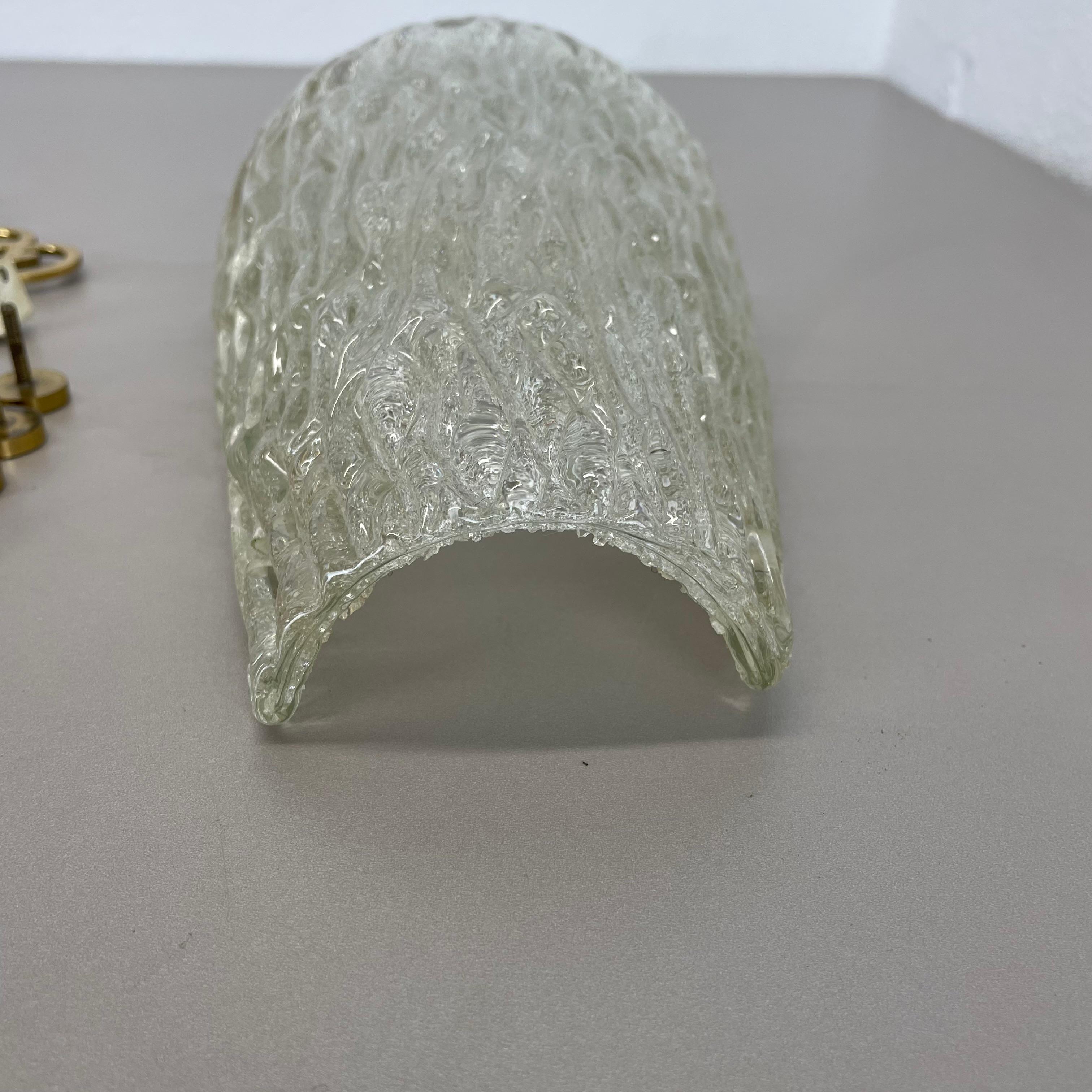 bellissima applique di 41 cm in ottone e vetro di ghiaccio in stile Kalmar, Germania anni '70 in vendita 9
