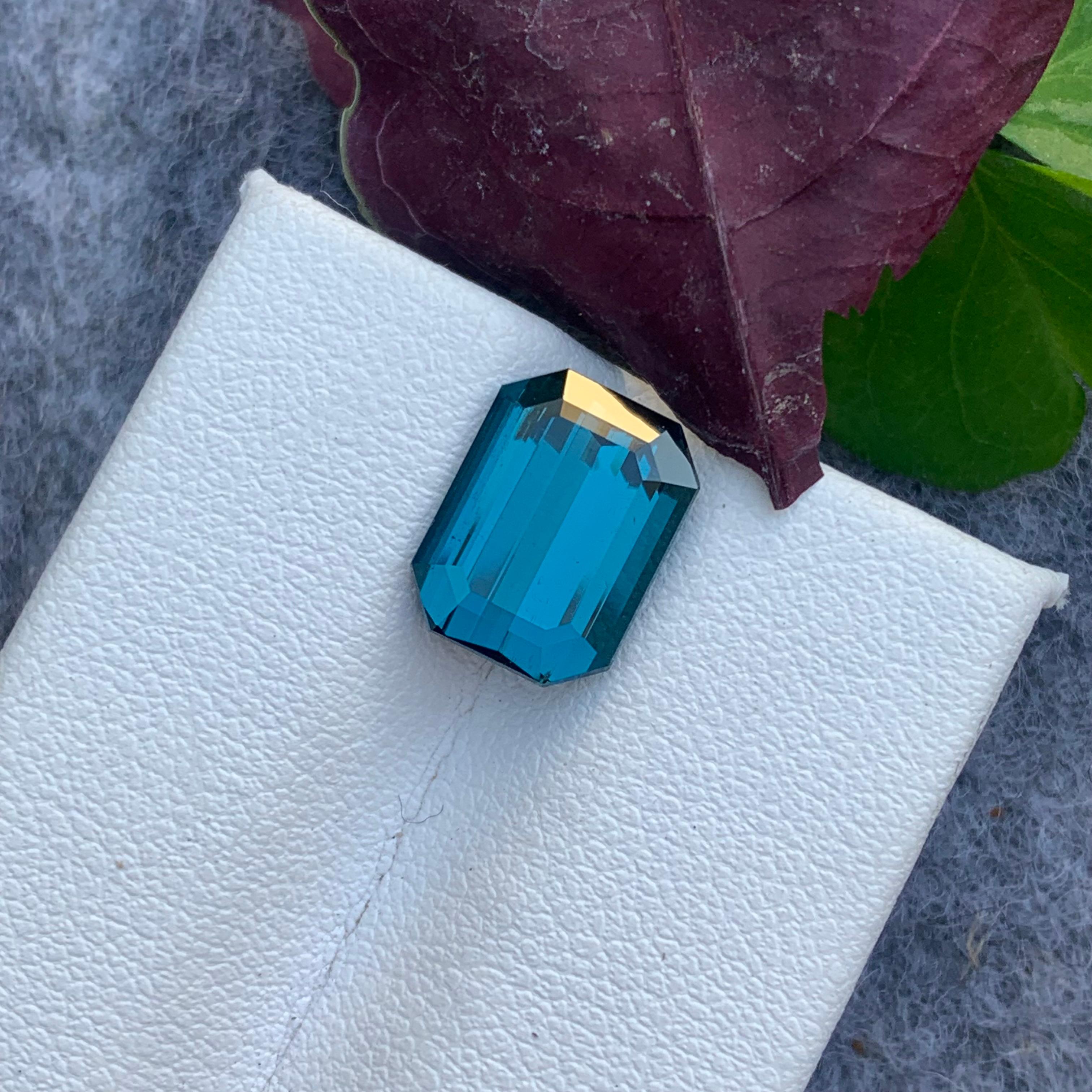 Beautiful 4.30 Carat Natural Blue Indicolite Indigo Tourmaline Emerald Cut Shape For Sale 7
