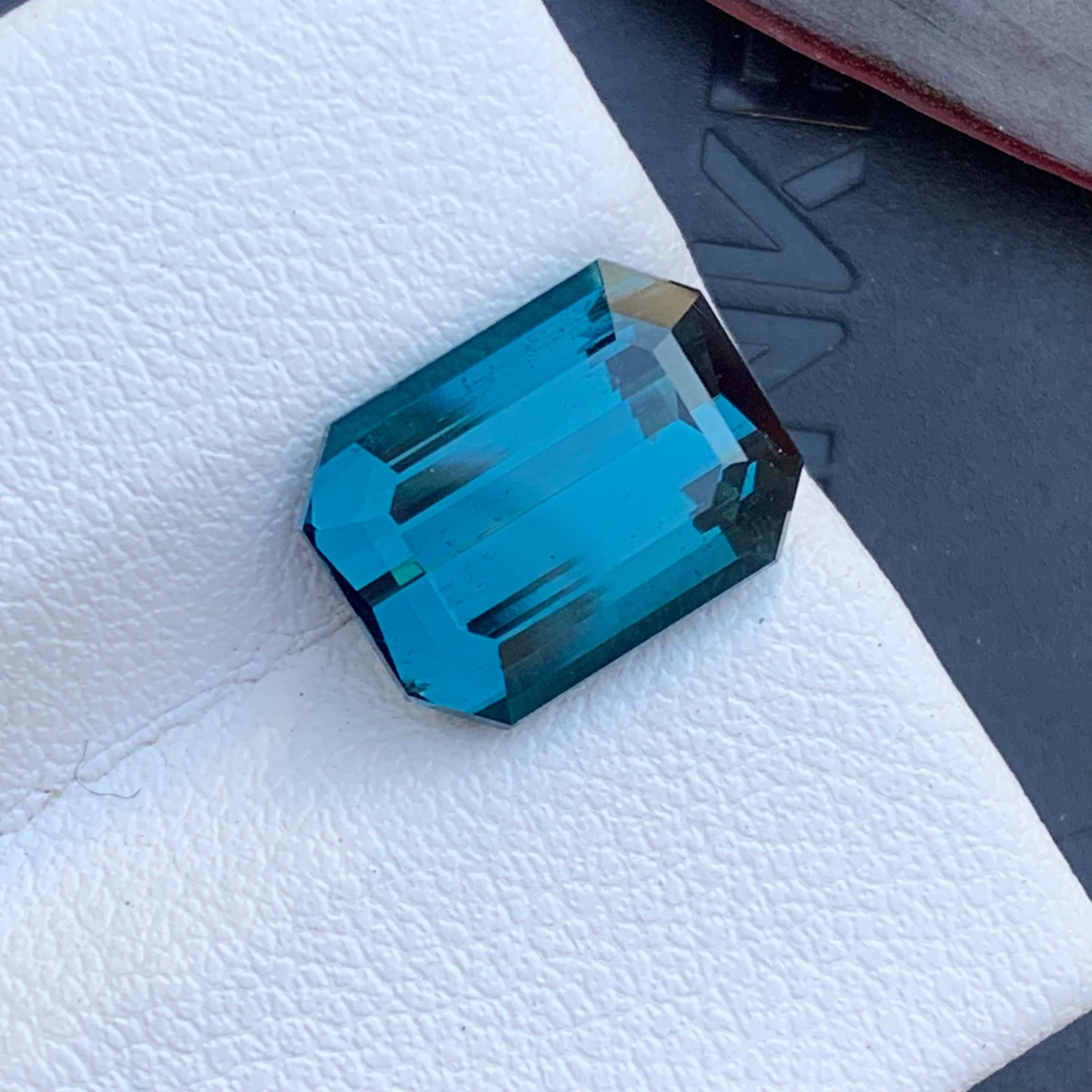 Beautiful 4.30 Carat Natural Blue Indicolite Indigo Tourmaline Emerald Cut Shape For Sale 1
