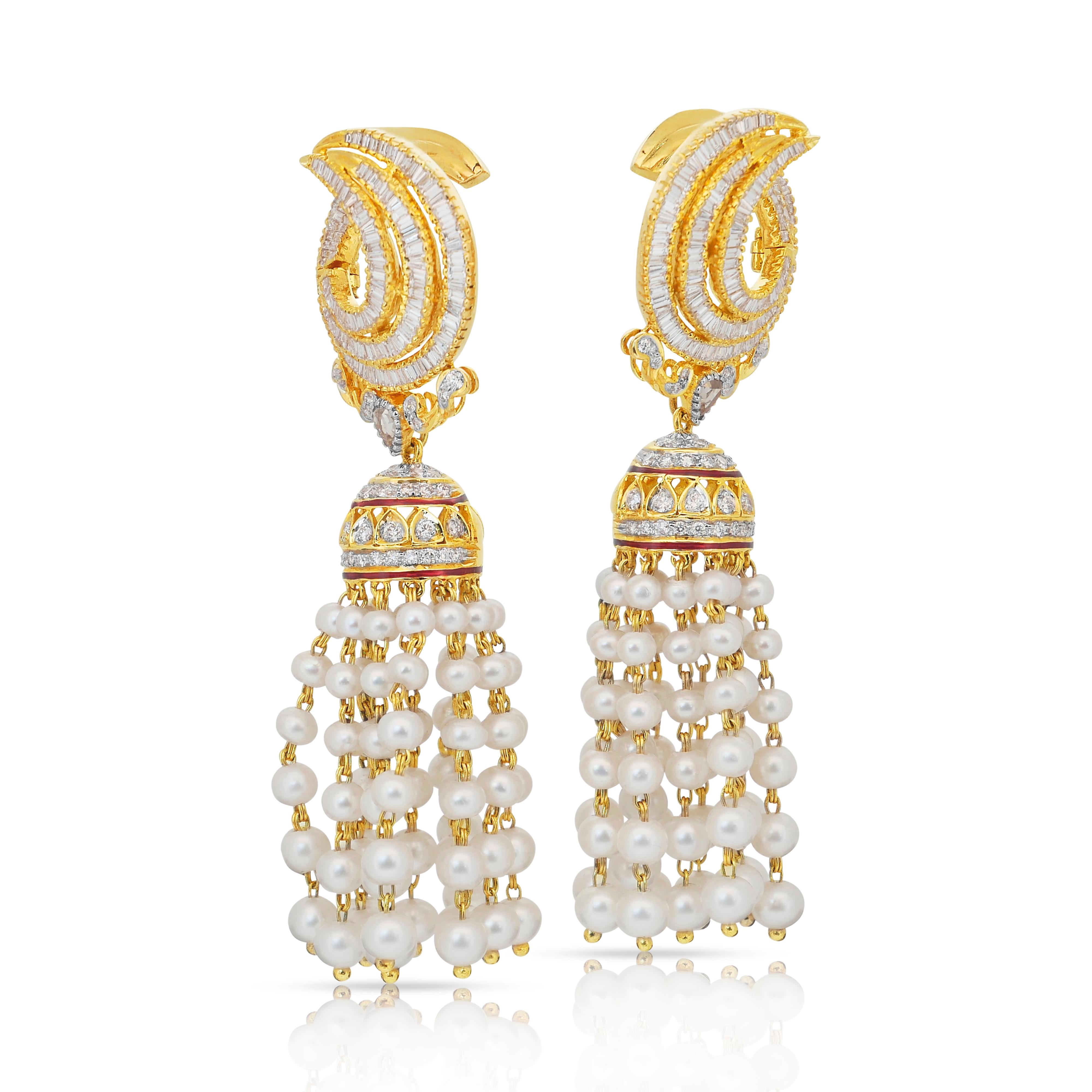 Beautiful 4.80ct All Cultured Pearls and Natural Diamonds Drop Earrings For Sale 1
