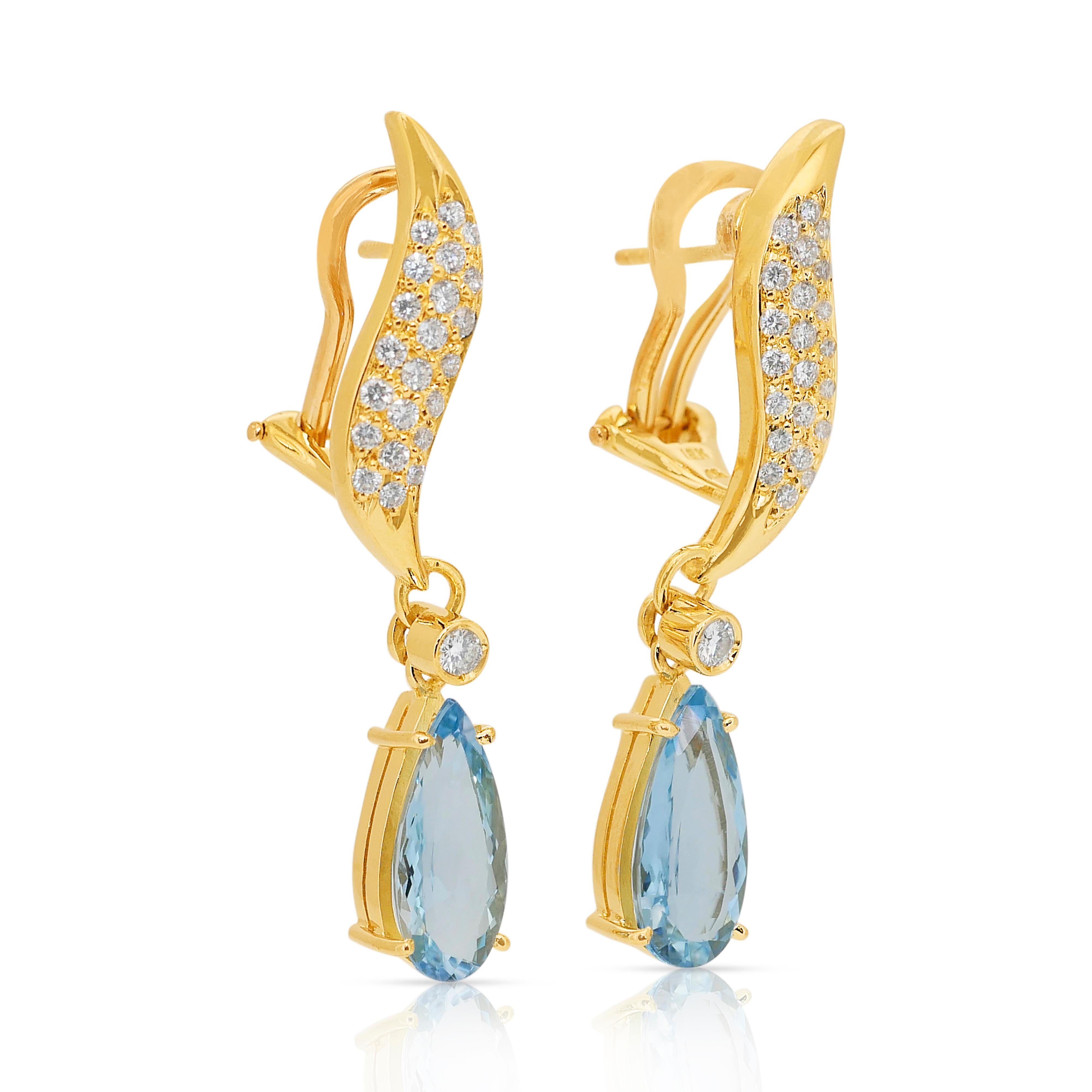 Taille poire Magnifiques boucles d'oreilles en or jaune 18 carats, aigues-marines et diamants 5,32 carats en vente
