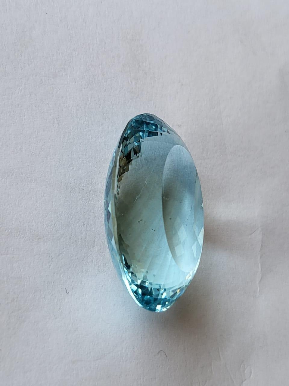 Modern Beautiful 58.83 Carat Oval Cut Aquamarine Loose Gemstone For Sale