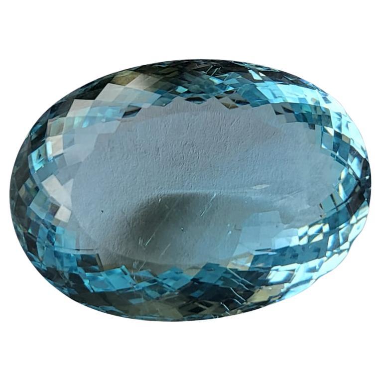 Magnifique pierre précieuse aigue-marine taille ovale 58,83 carats 