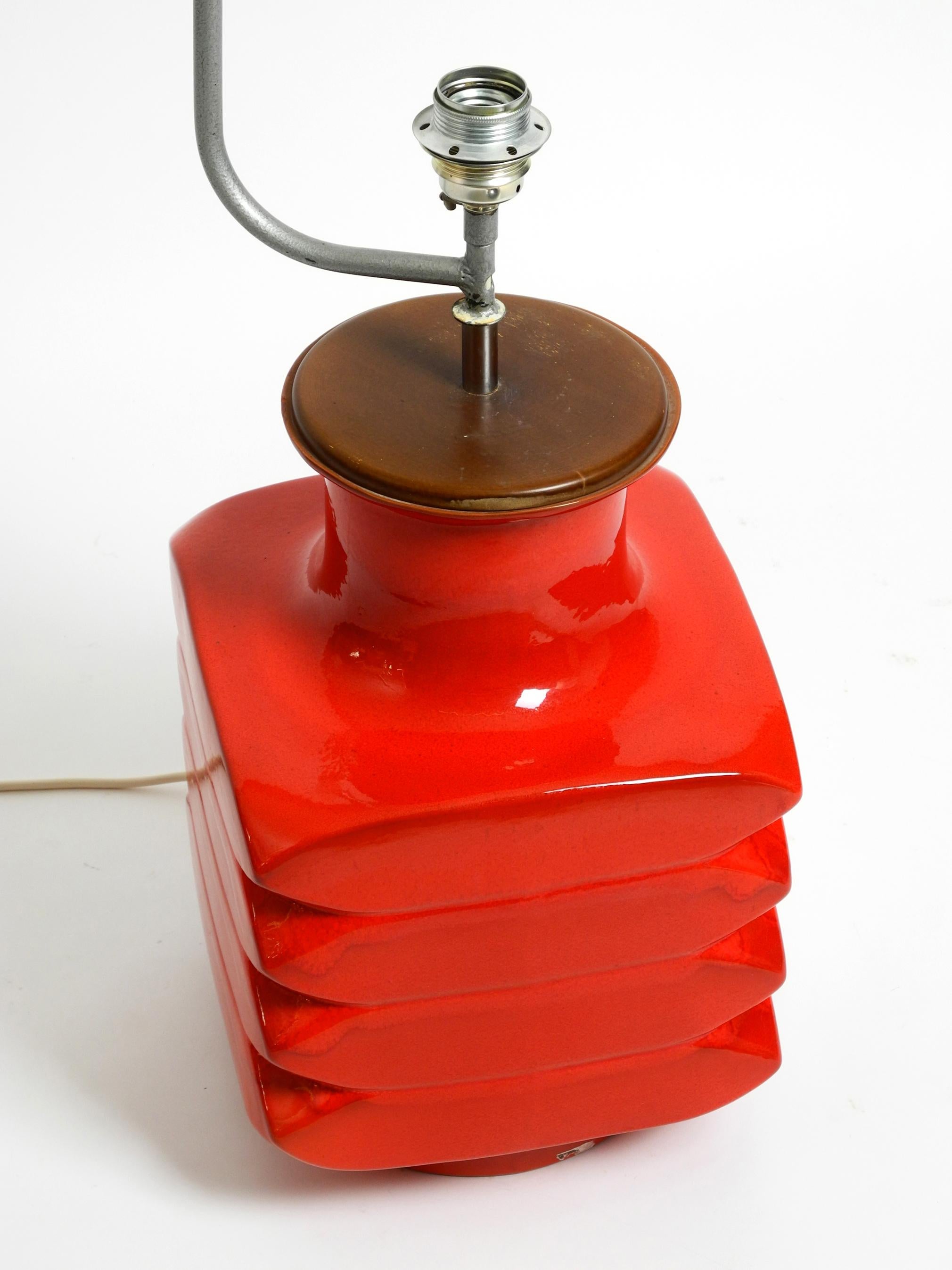 Beautiful 60s Large Red Space Age Ceramic Floor Lamp with a Huge Original Shade For Sale 9