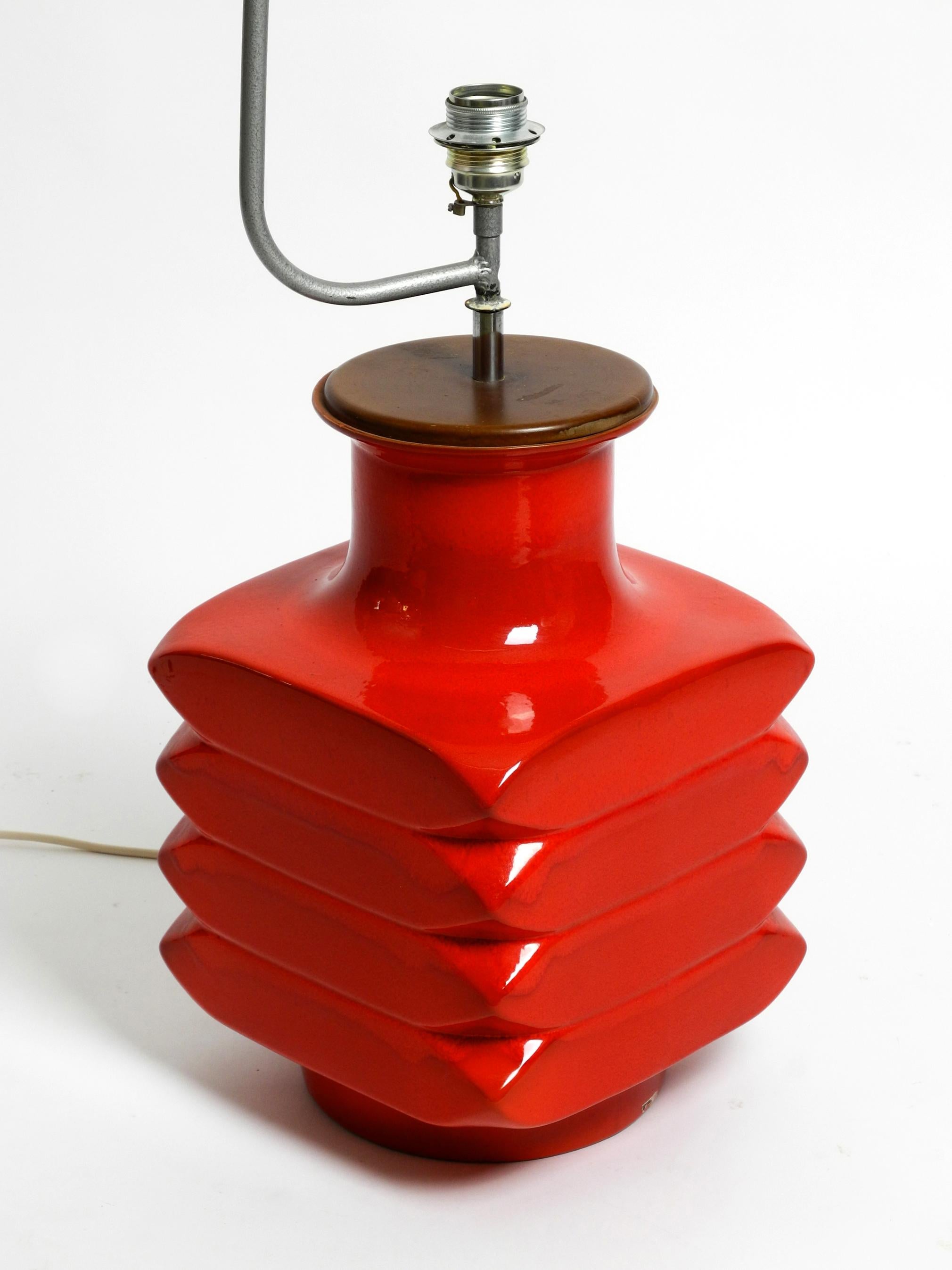 Beautiful 60s Large Red Space Age Ceramic Floor Lamp with a Huge Original Shade In Good Condition For Sale In München, DE