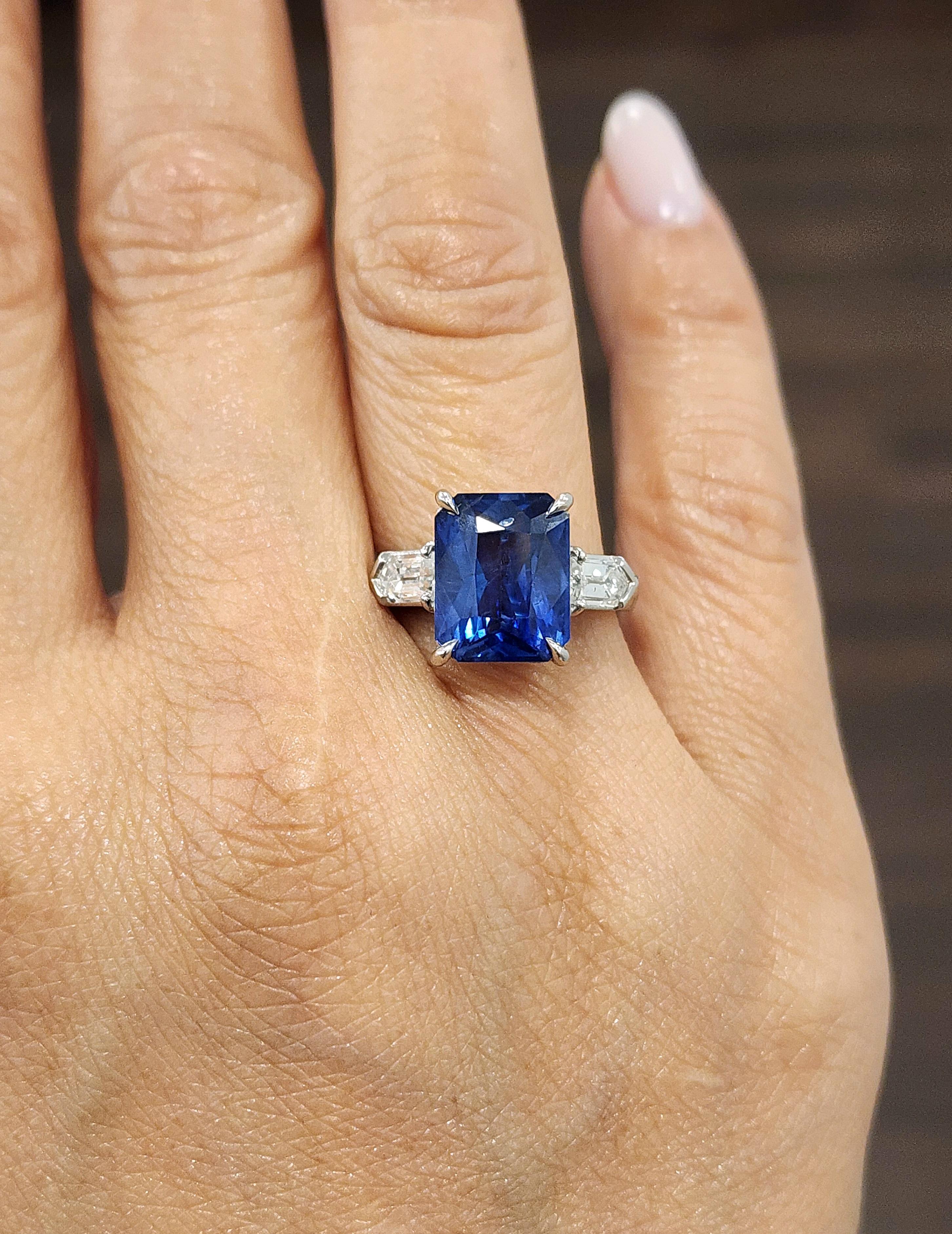 Moderne Magnifique bague en platine de 6,10 carats certifiée GIA avec saphir naturel et diamant en vente