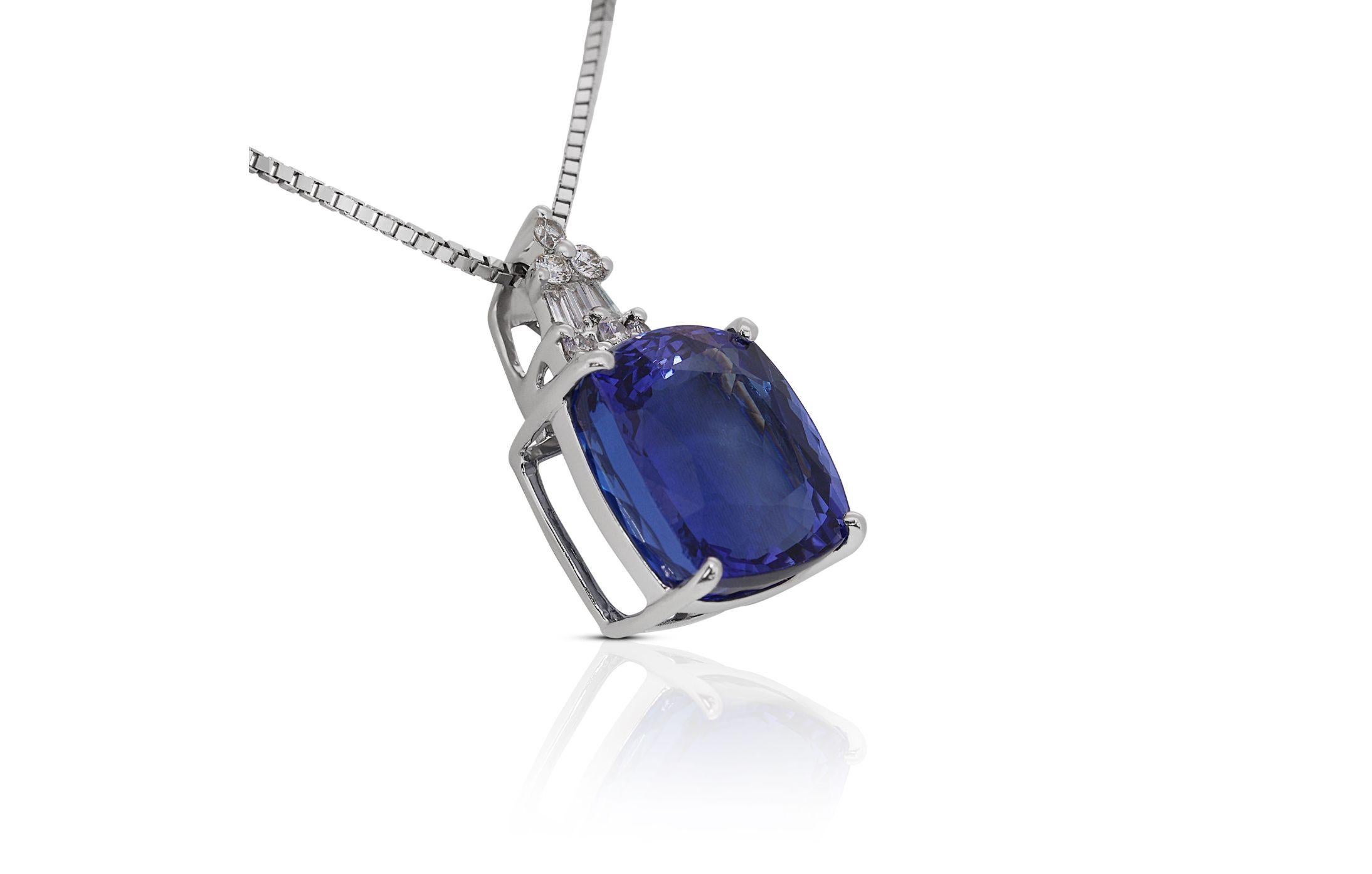 Women's Beautiful 6.42ct Tanzanite Pendant in 18K White Gold - (Chain not included) For Sale