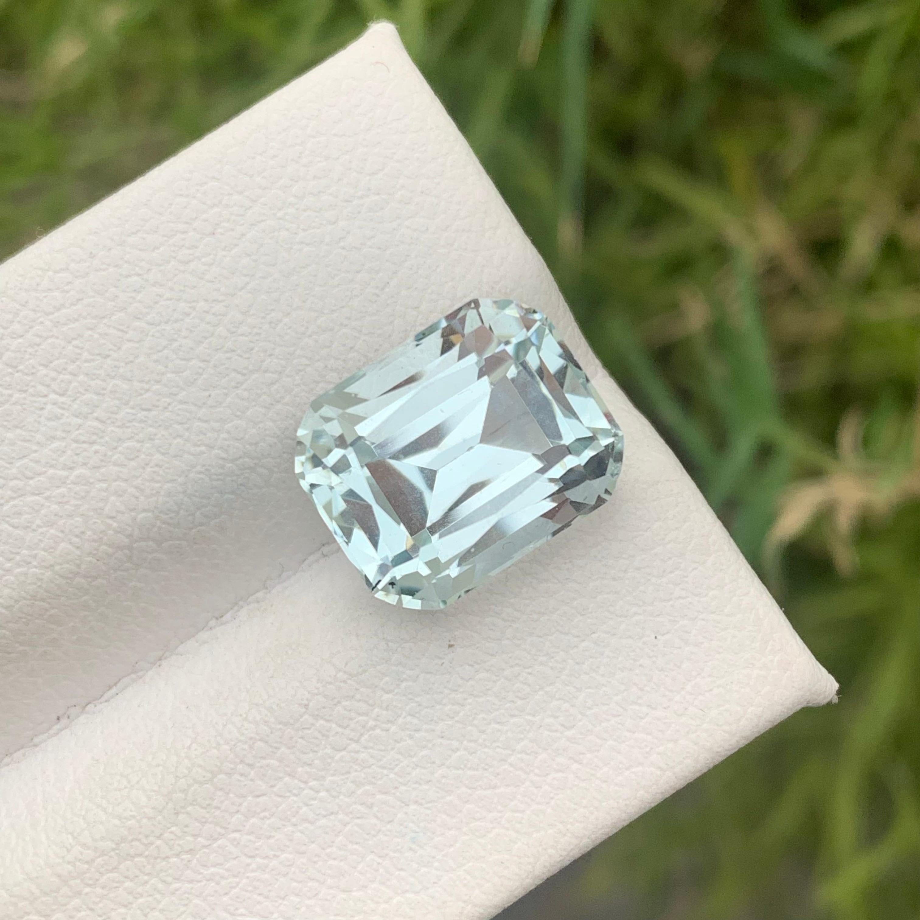 Women's or Men's Beautiful 6.75 Carat Unheated Untreated Aquamarine from Shigar March Birthstone For Sale