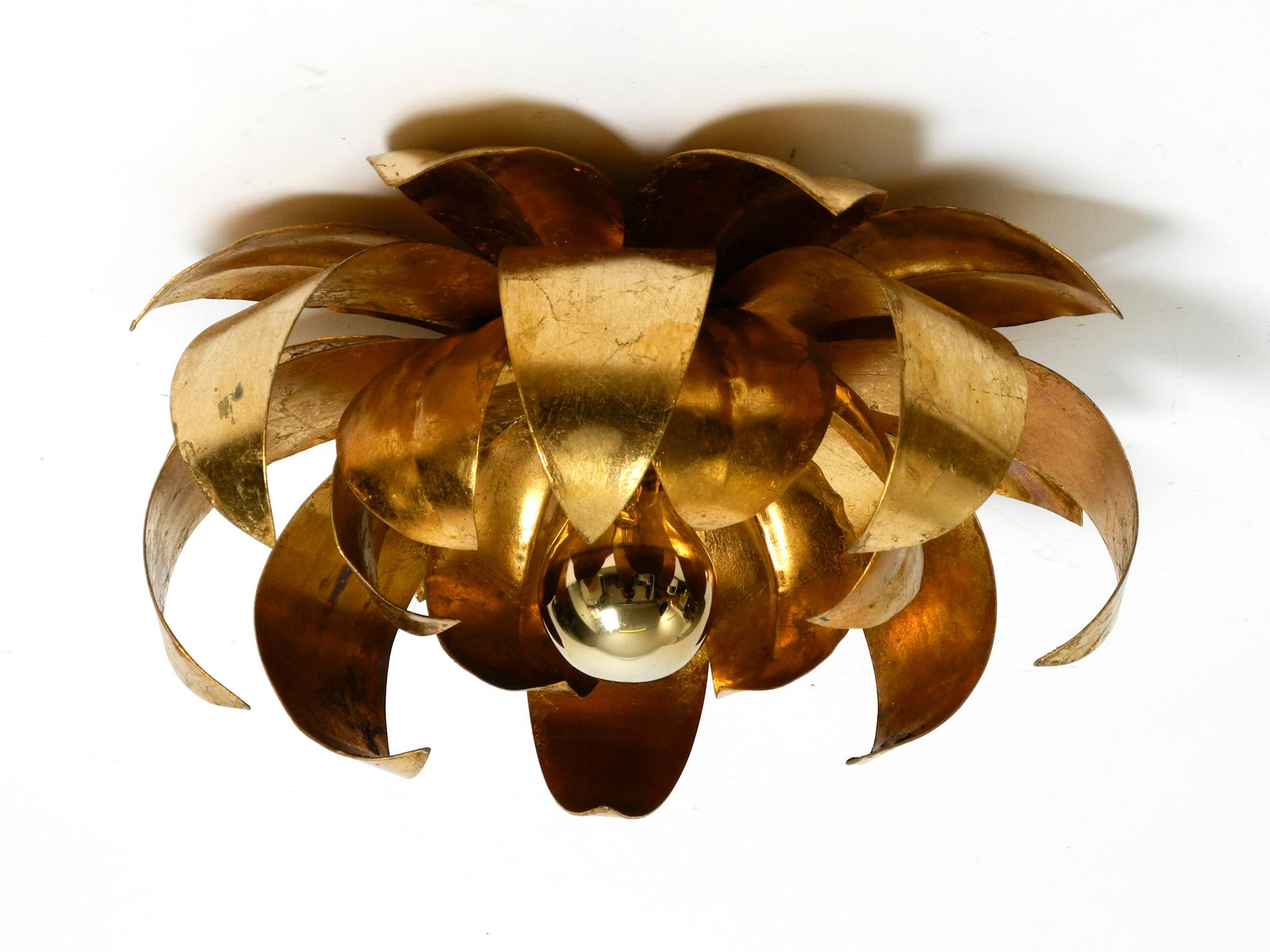 Beautiful 70's gilded floral Regency wall or ceiling lamp with large leaves   7