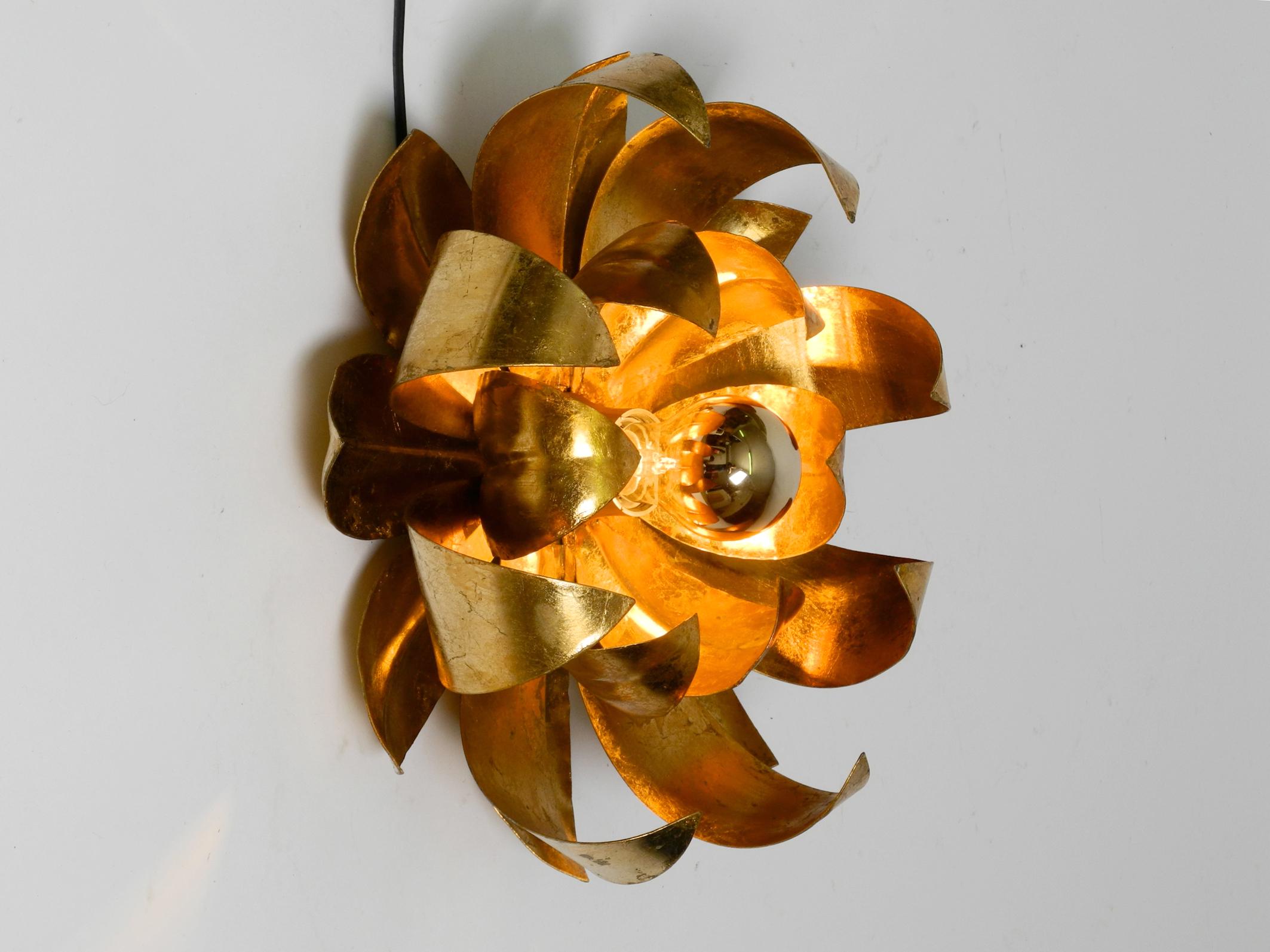 Late 20th Century Beautiful 70's gilded floral Regency wall or ceiling lamp with large leaves  