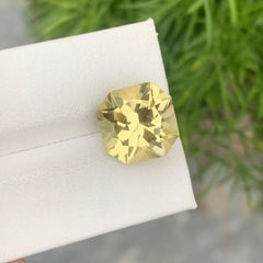 Magnifique quartz jaune citron naturel de 7,10 carats taillé avec précision