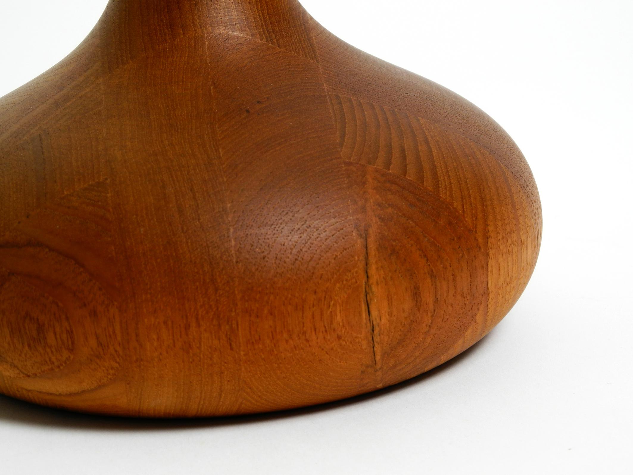 Beautiful 80s Domus Teak Table Lamp with Original Wild Silk Fabric Shade For Sale 2
