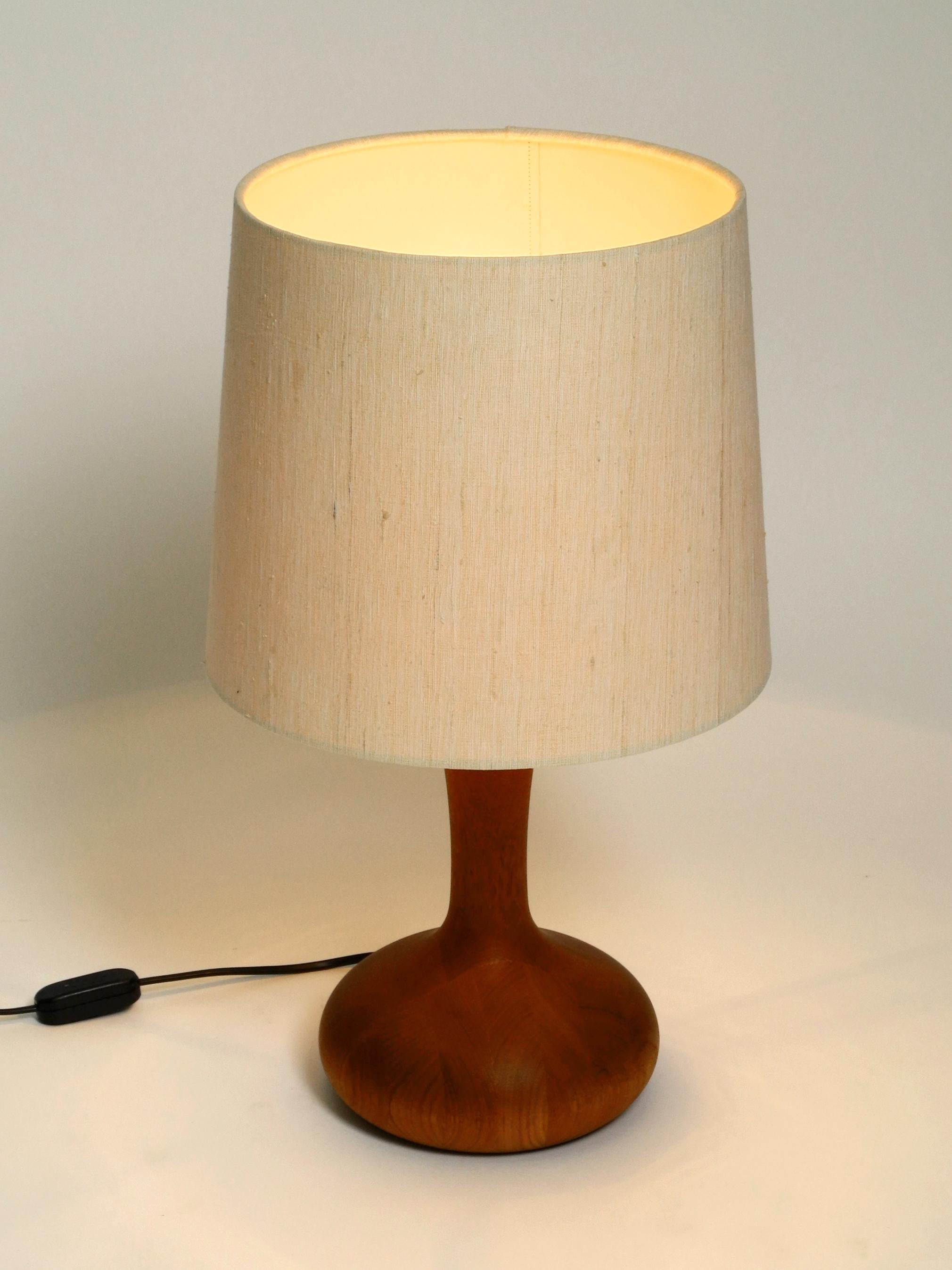 Beautiful 80s Domus Teak Table Lamp with Original Wild Silk Fabric Shade For Sale 6