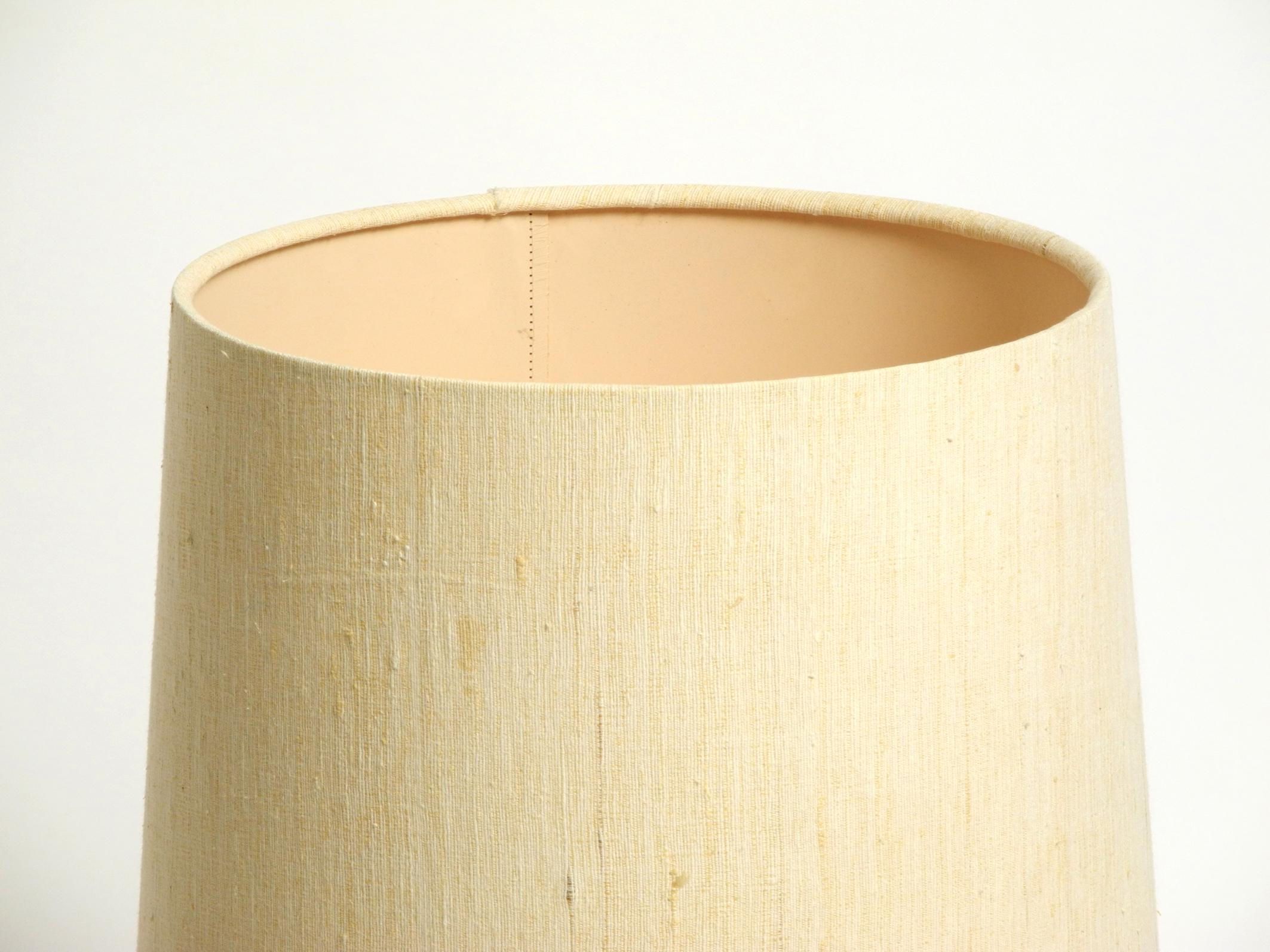 Beautiful 80s Domus Teak Table Lamp with Original Wild Silk Fabric Shade For Sale 10