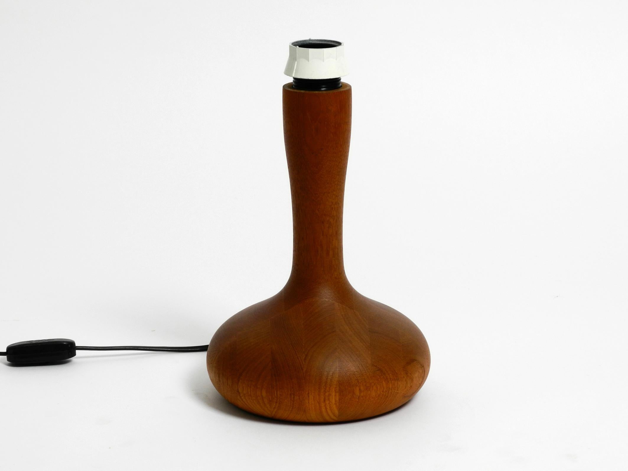 Post-Modern Beautiful 80s Domus Teak Table Lamp with Original Wild Silk Fabric Shade For Sale