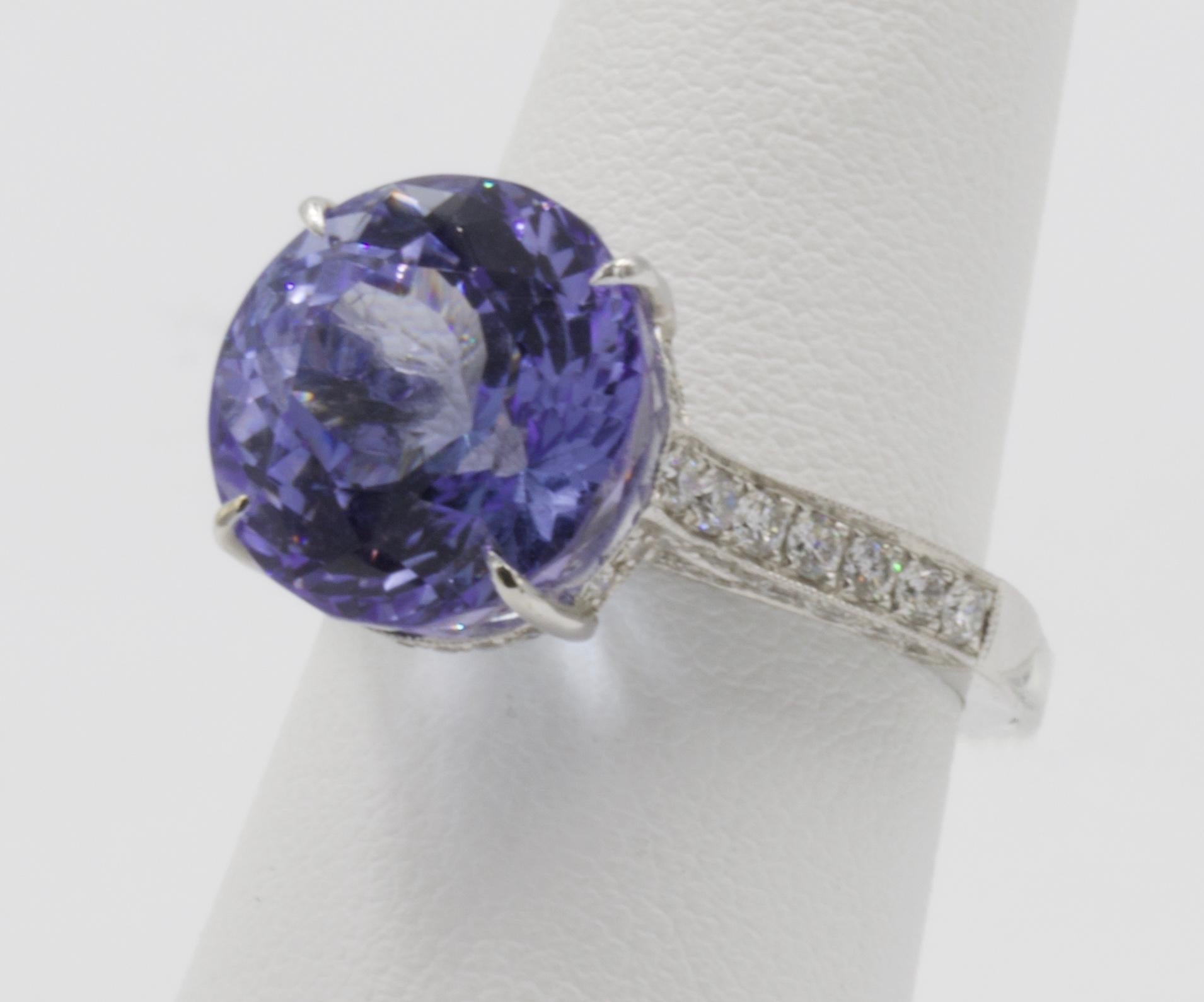 Modern Beautiful, 9.56 Carat No Heat Tanzanite Ring with Diamonds 18 Karat