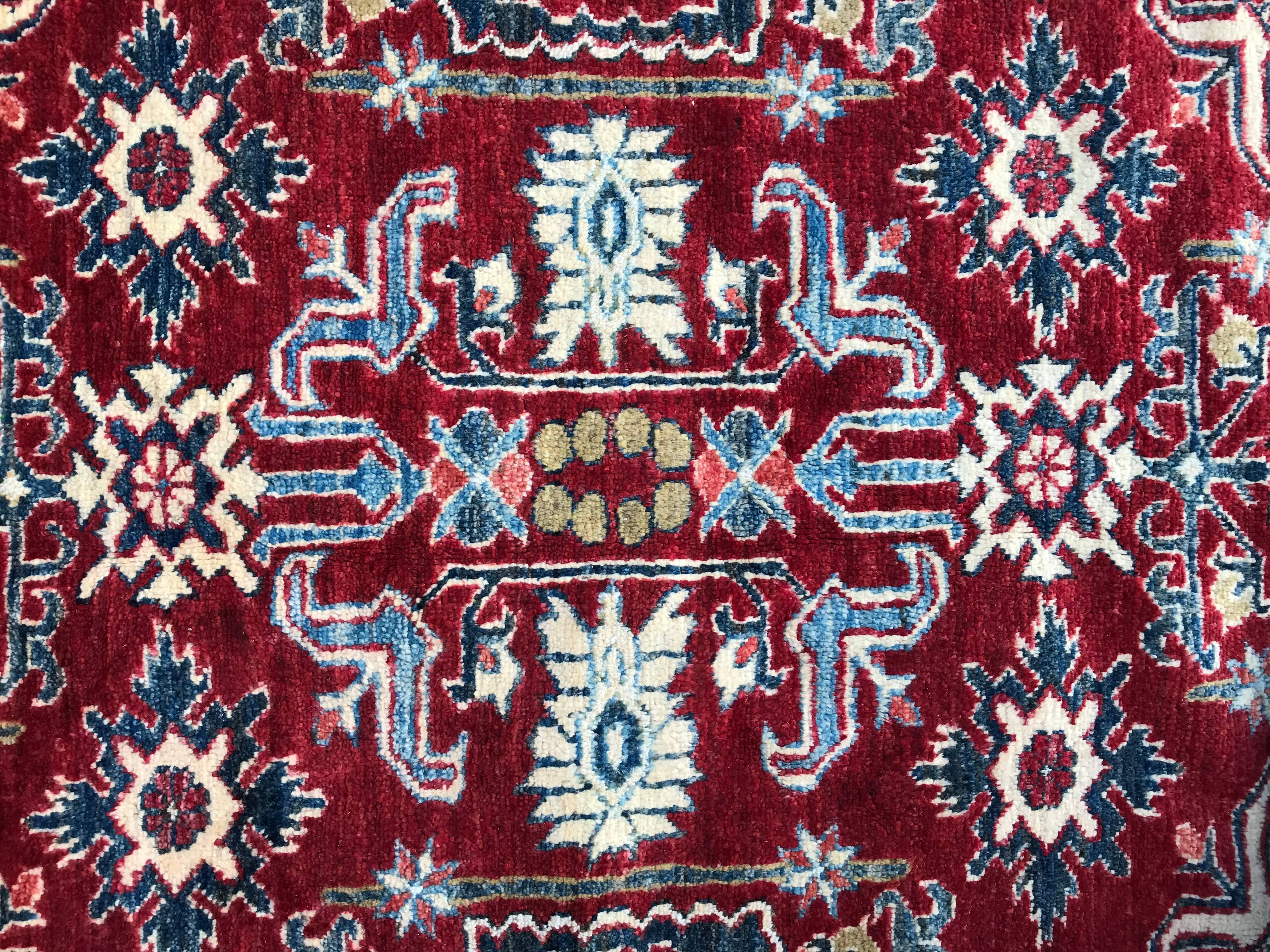 Decorative Afghan rug, Persian Mahal design, late 20th century with a beautiful decorative design and nice colors, entirely hand knotted with wool velvet on cotton foundation.

✨✨✨
