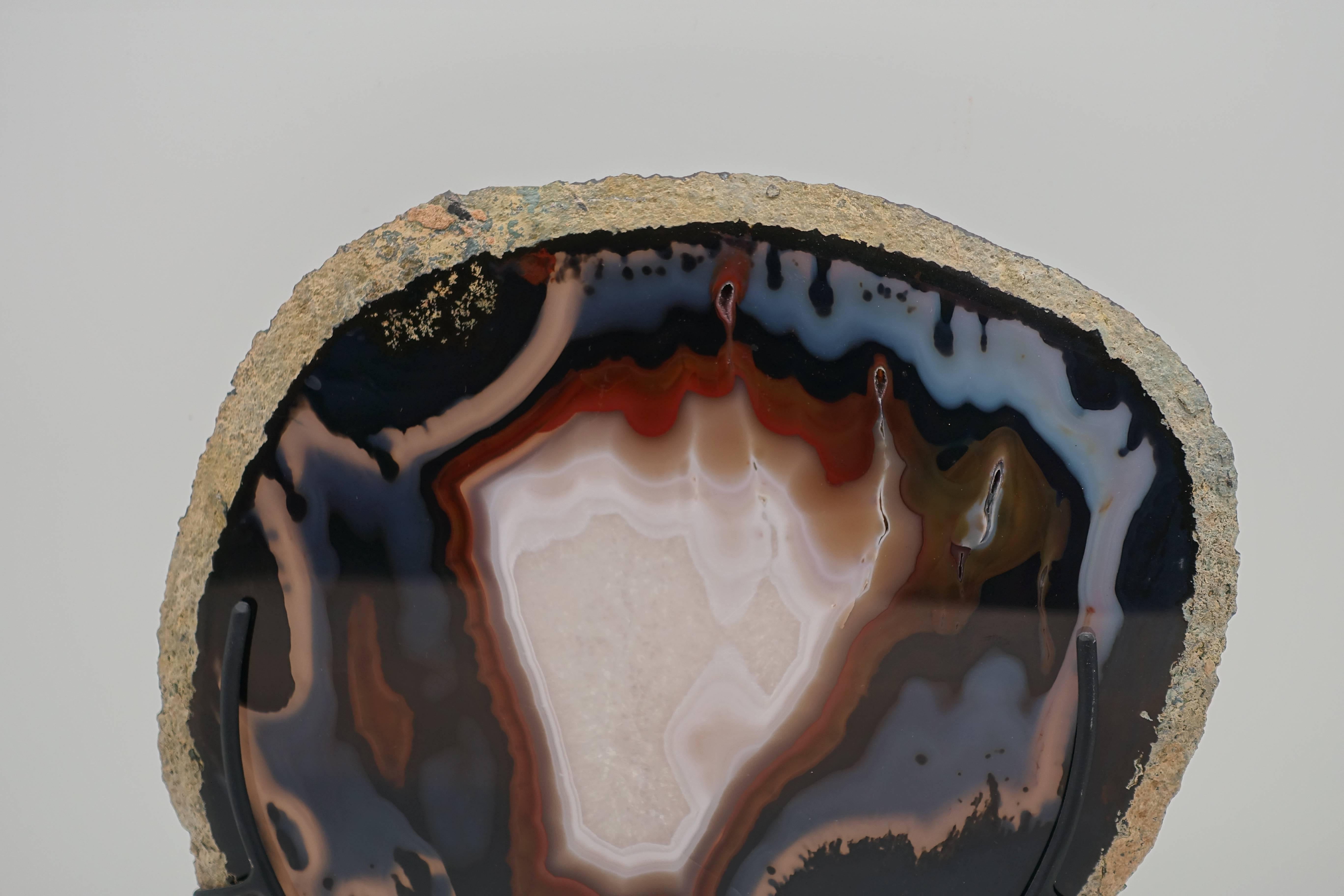 Beautiful Agate Geode Slice In Good Condition In New York, NY