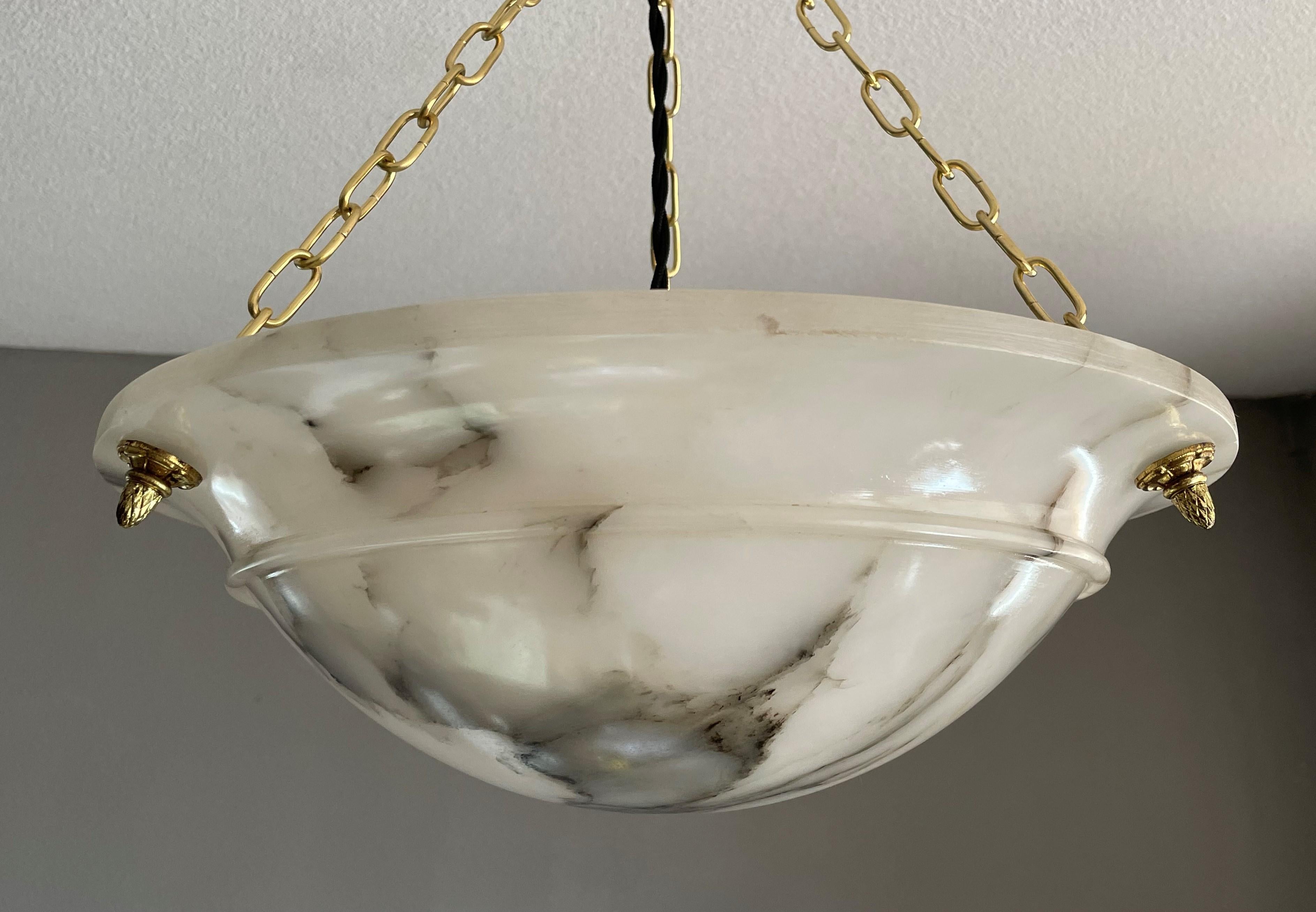 Beautiful Alabaster, Gilt Bronze and Brass French Art Deco Pendant / Chandelier In Excellent Condition In Lisse, NL