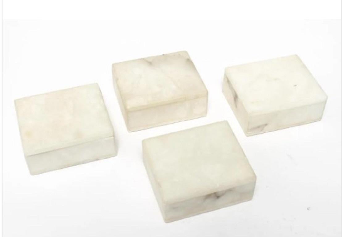 Preciosas Cajas de Baratijas con Tapa de Alabastro - Juego de Cuatro siglo XX en venta
