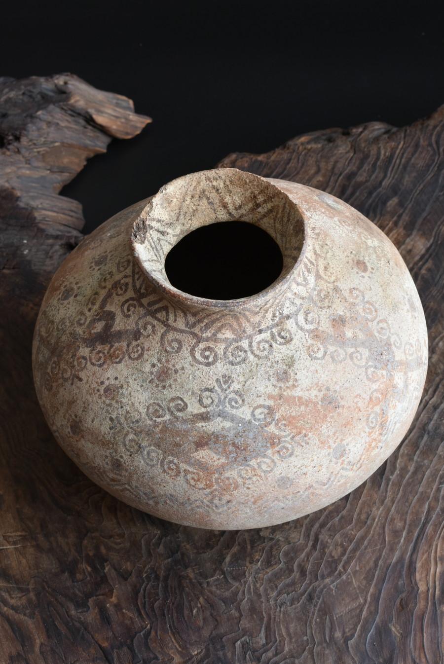 18th Century and Earlier Beautiful Ancient Middle Eastern Earthenware/Excavated Painted Jar