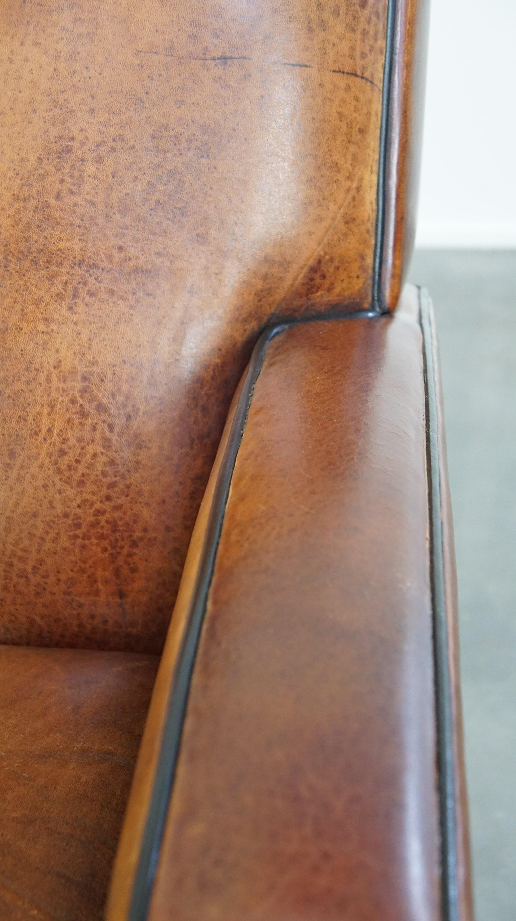 Magnifique et confortable fauteuil en peau de mouton de style Art déco en vente 3