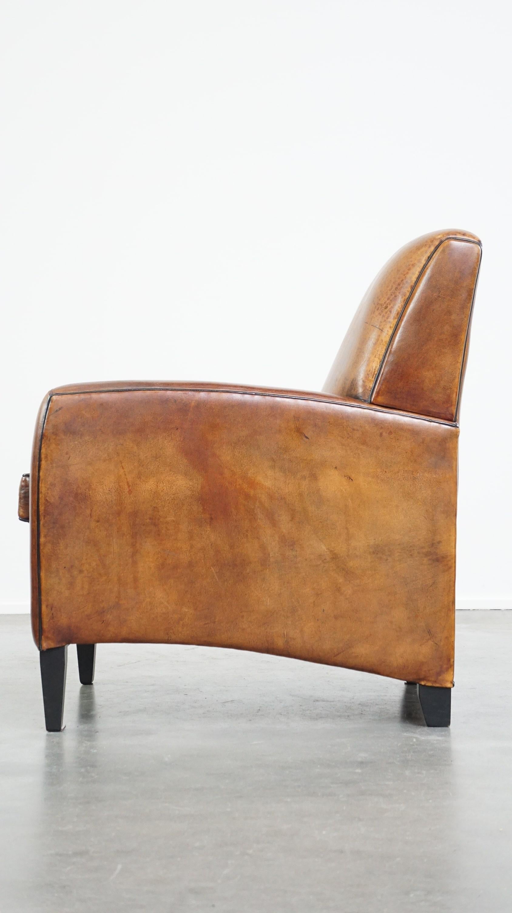 Bellissima e confortevole poltrona in pelle di pecora dal design Art Deco In condizioni discrete in vendita a Harderwijk, NL