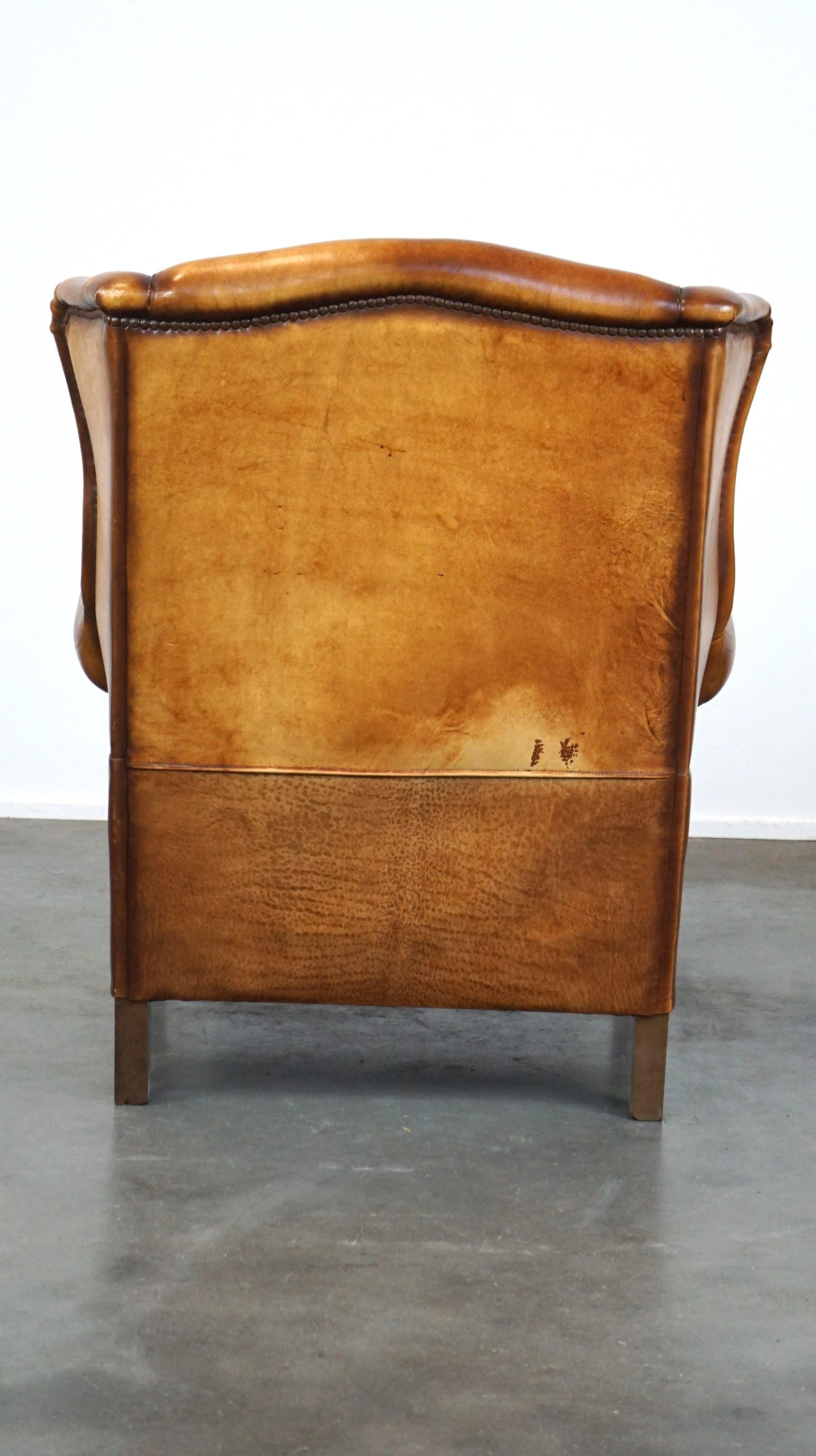 Fait main Magnifique et confortable fauteuil à dossier en peau de mouton avec une merveilleuse Patina en vente