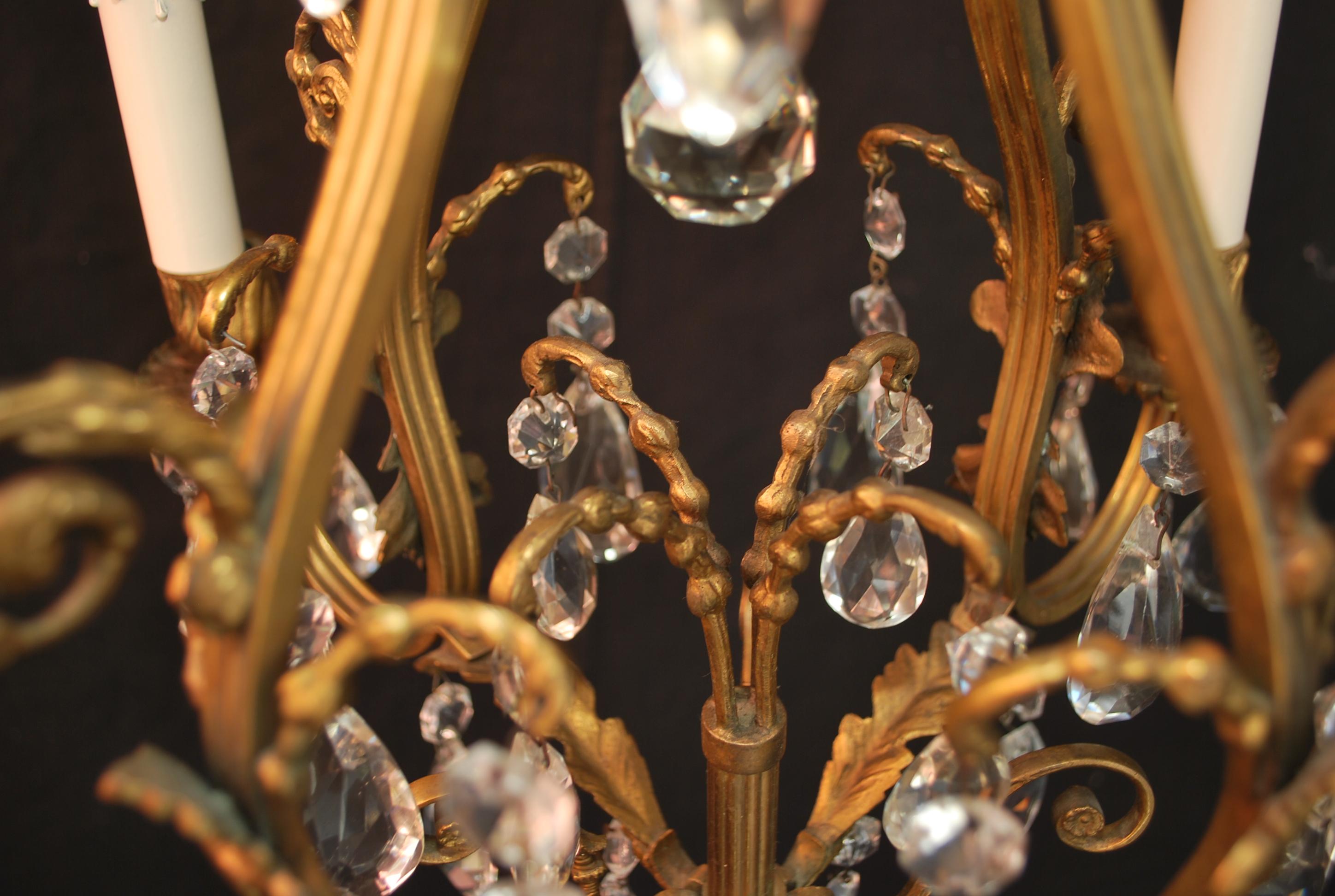 Beautiful  and elegant French 1940's small crystals chandelier In Good Condition For Sale In Los Angeles, CA