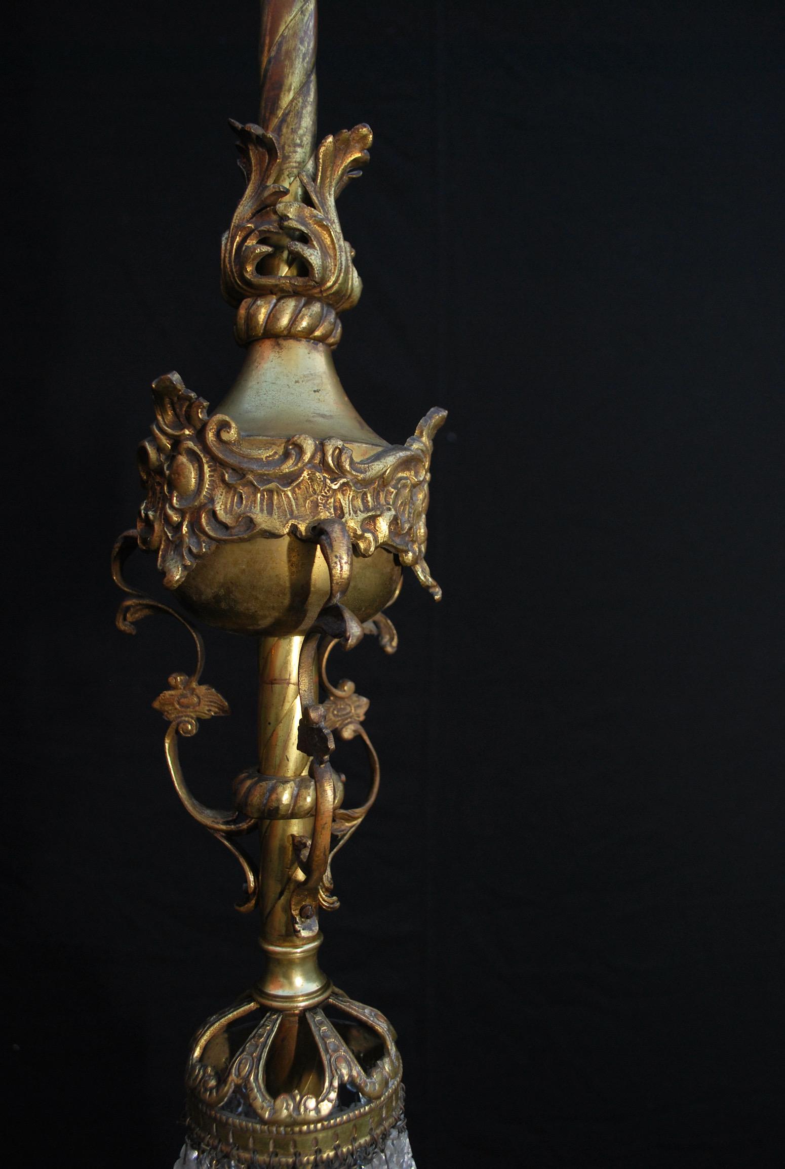 Mid-20th Century Beautiful and Elegant French Bronze Chandelier For Sale