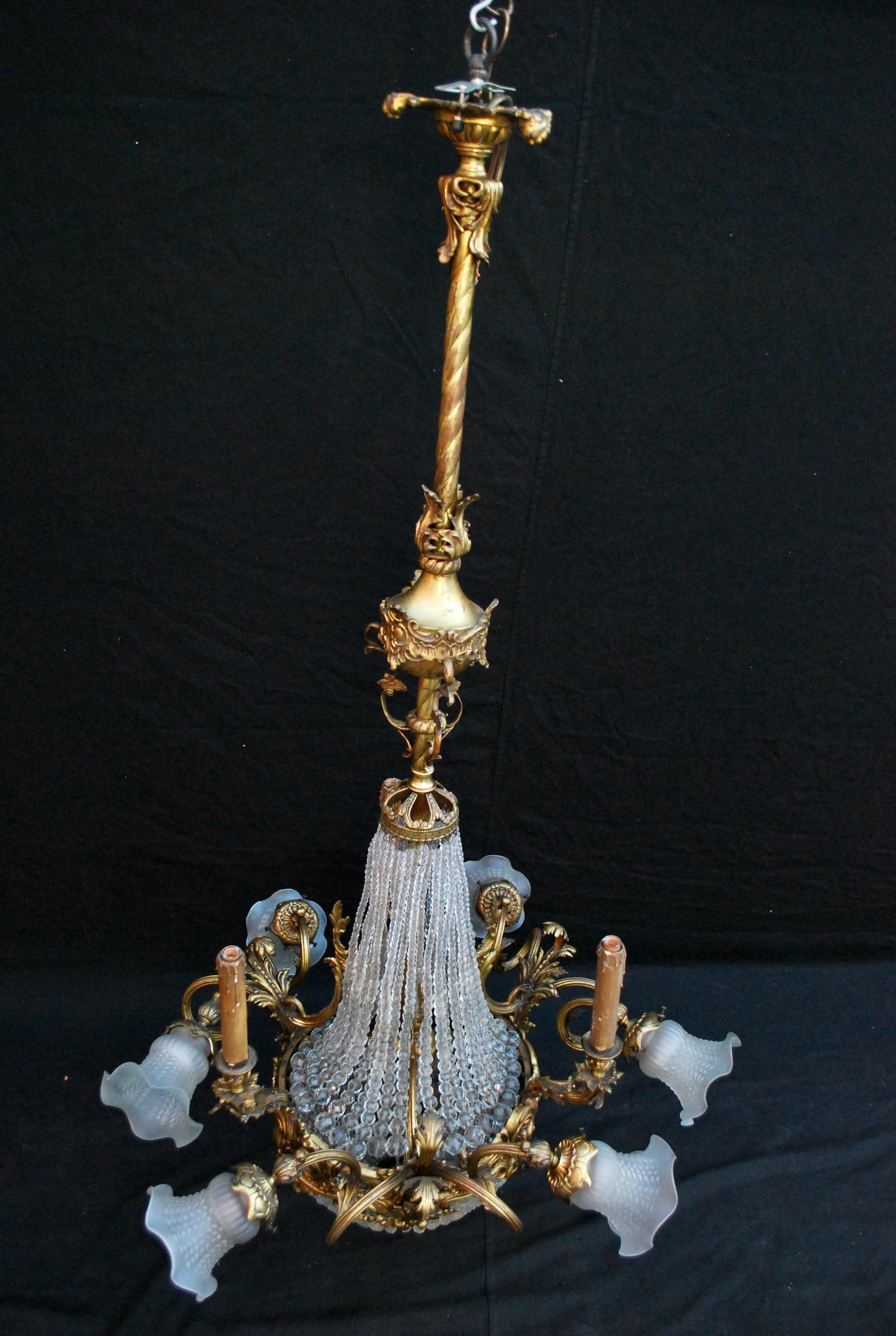 Beautiful and Elegant French Bronze Chandelier For Sale 5